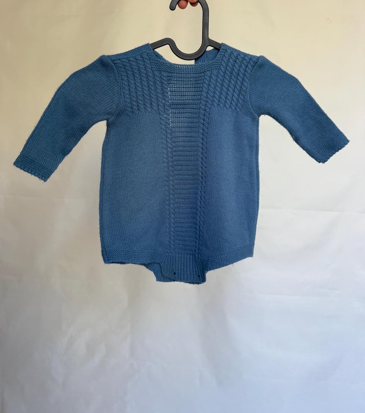 Vintage blue baby bodysuit, 100% dralon, button back, textured knit detail, retro 80s vibe, US 6M, casual playtime