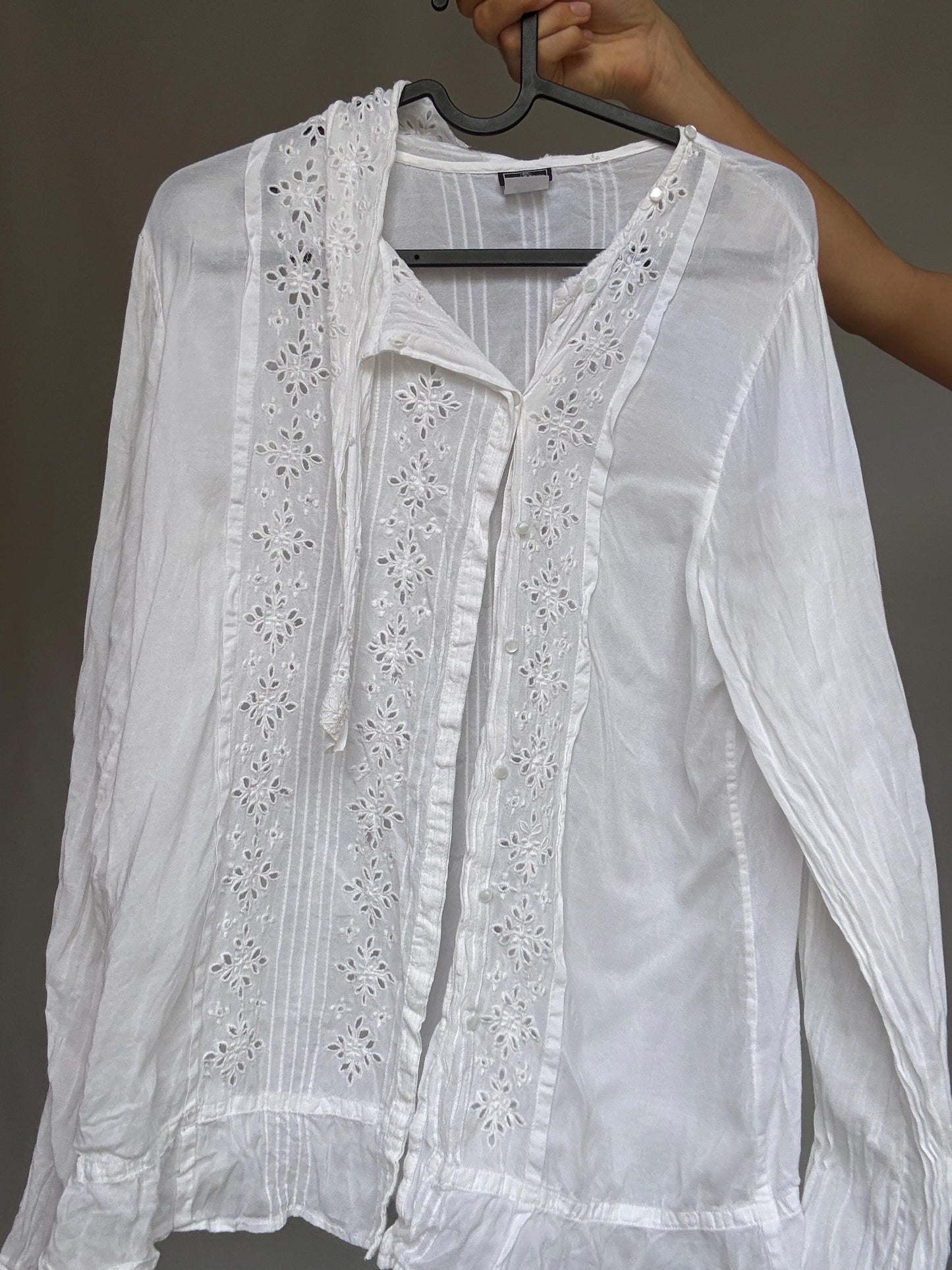 Malene Birger white blouse, cotton blend, relaxed fit, floral eyelet embroidery, tie, neck feature, romantic Florence Welch, US L