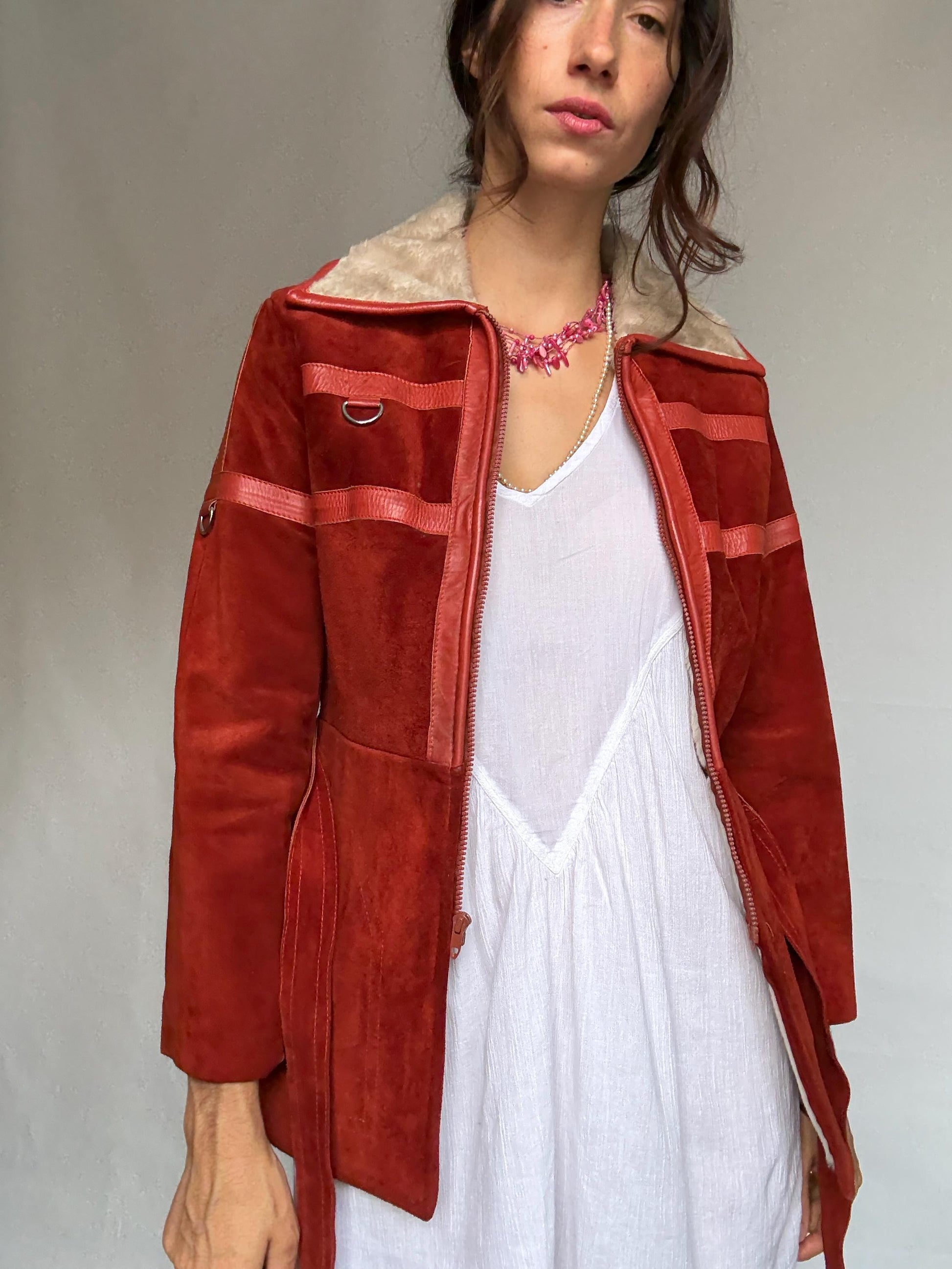 Gorgeous Suede shearling coat, wool lining, tailored fit, zip closure, waist belt, streetwear emily in paris vibe, US XS, winter city chic