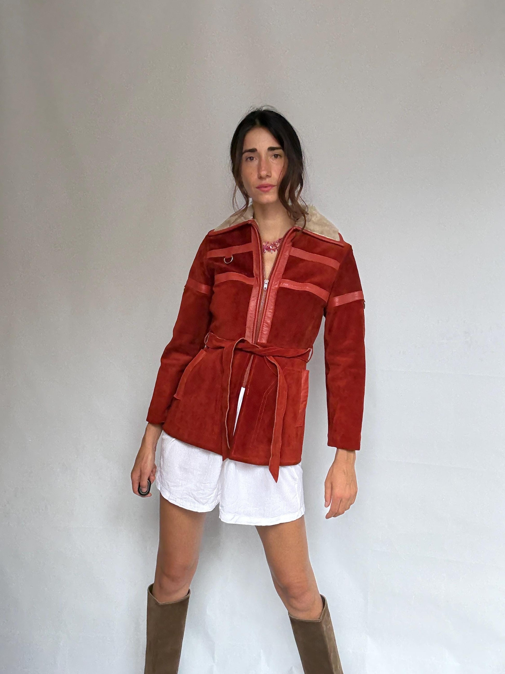 Gorgeous Suede shearling coat, wool lining, tailored fit, zip closure, waist belt, streetwear emily in paris vibe, US XS, winter city chic