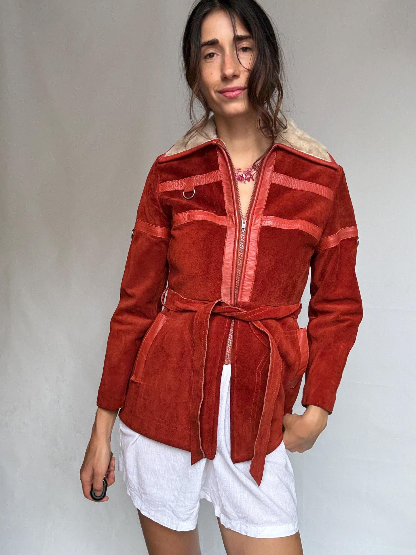 Gorgeous Suede shearling coat, wool lining, tailored fit, zip closure, waist belt, streetwear emily in paris vibe, US XS, winter city chic