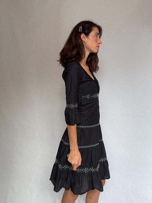 Jacobsen black dress, 100% cotton, flowing fit, side zipper, decorated with green sequins, bohemian chic Saoirse Ronan vibe, US S