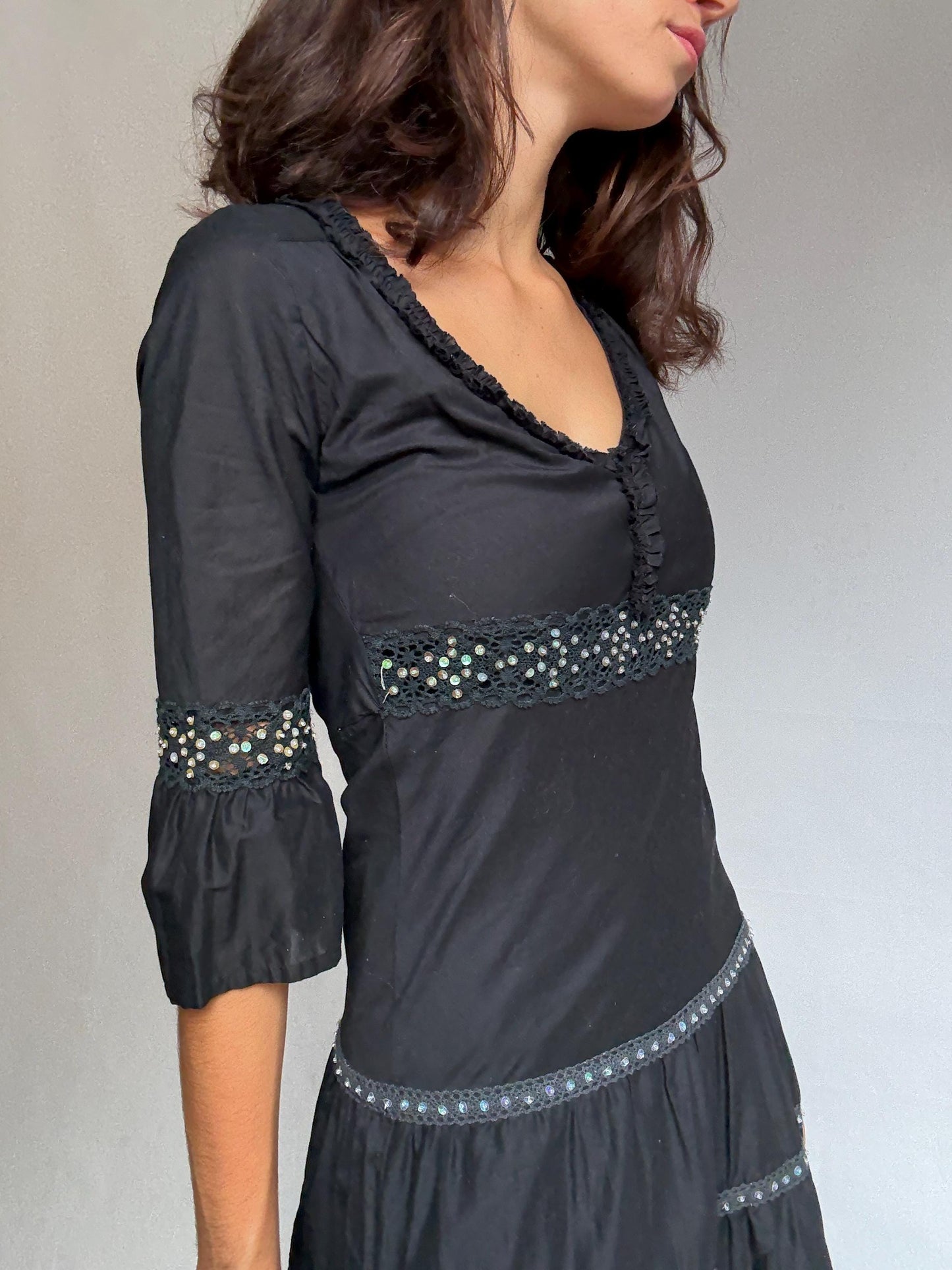 Jacobsen black dress, 100% cotton, flowing fit, side zipper, decorated with green sequins, bohemian chic Saoirse Ronan vibe, US S