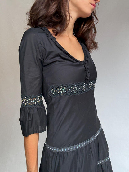 Jacobsen black dress, 100% cotton, flowing fit, side zipper, decorated with green sequins, bohemian chic Saoirse Ronan vibe, US S