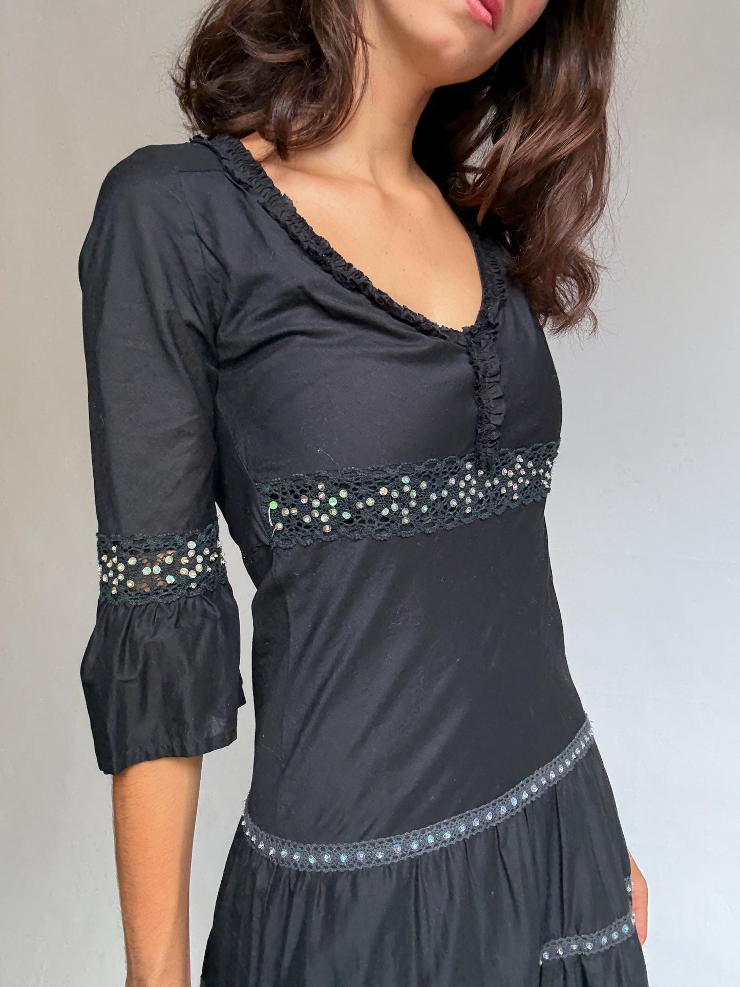 Jacobsen black dress, 100% cotton, flowing fit, side zipper, decorated with green sequins, bohemian chic Saoirse Ronan vibe, US S