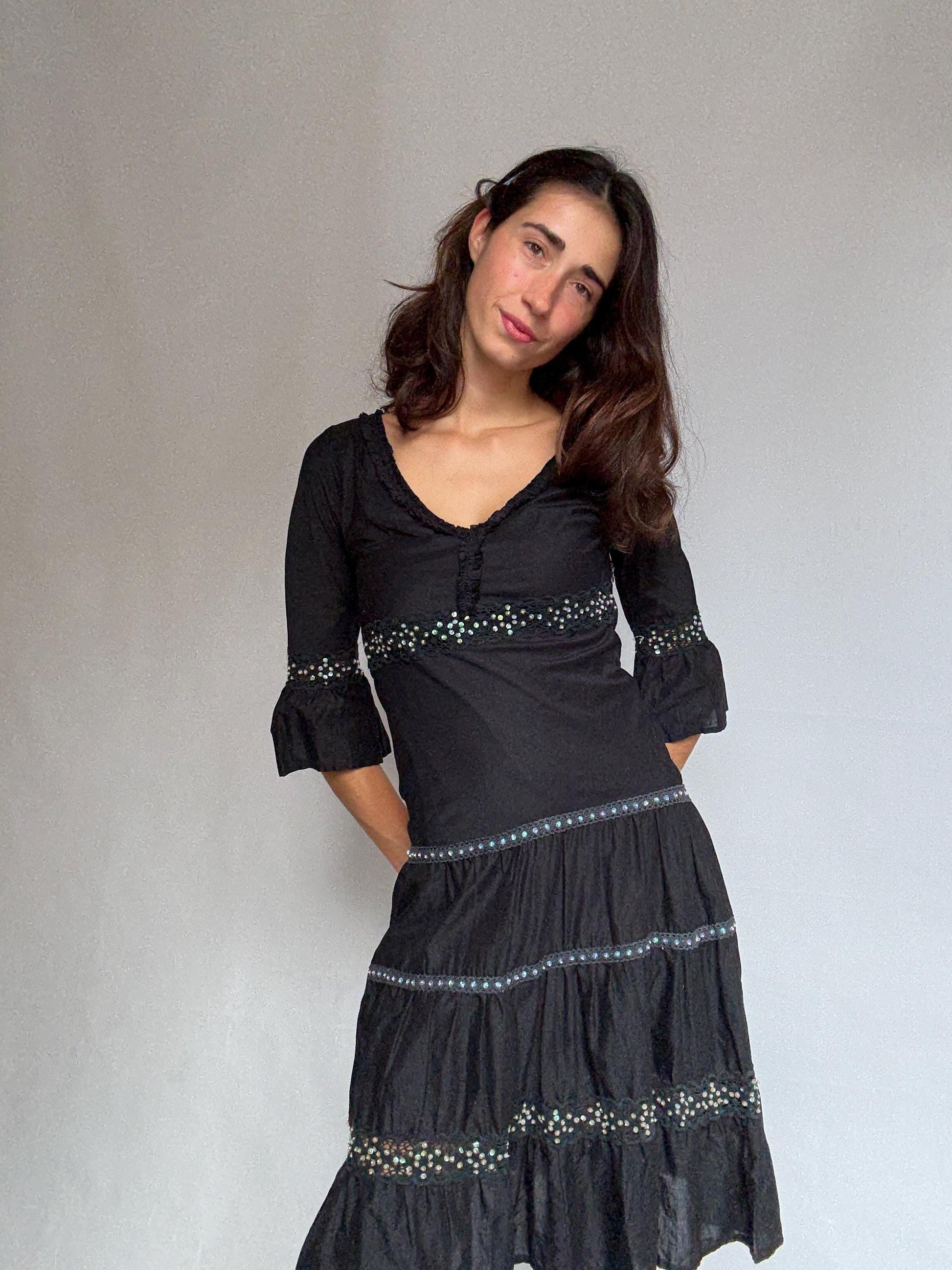 Jacobsen black dress, 100% cotton, flowing fit, side zipper, decorated with green sequins, bohemian chic Saoirse Ronan vibe, US S