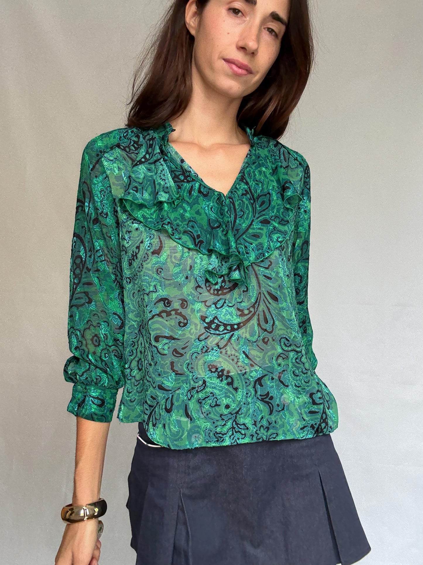 Vintage green paisley blouse, chiffon feel, flowy fit, ruffled neckline, retro_90s, US M, evening bohemian style, size L