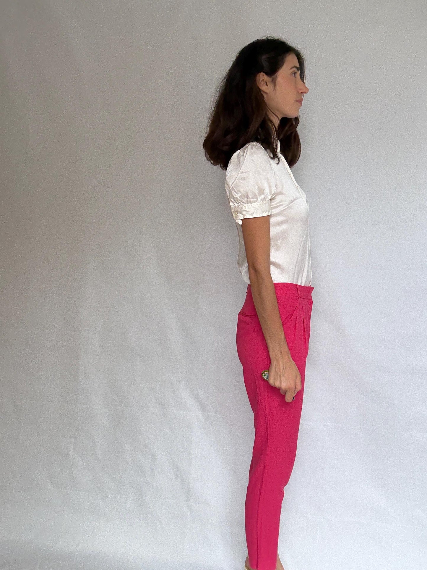 Massimo Dutti vibrant pink trousers, cotton feel, fitted silhouette, pleated front, elegant chic, US M, versatile streetwear