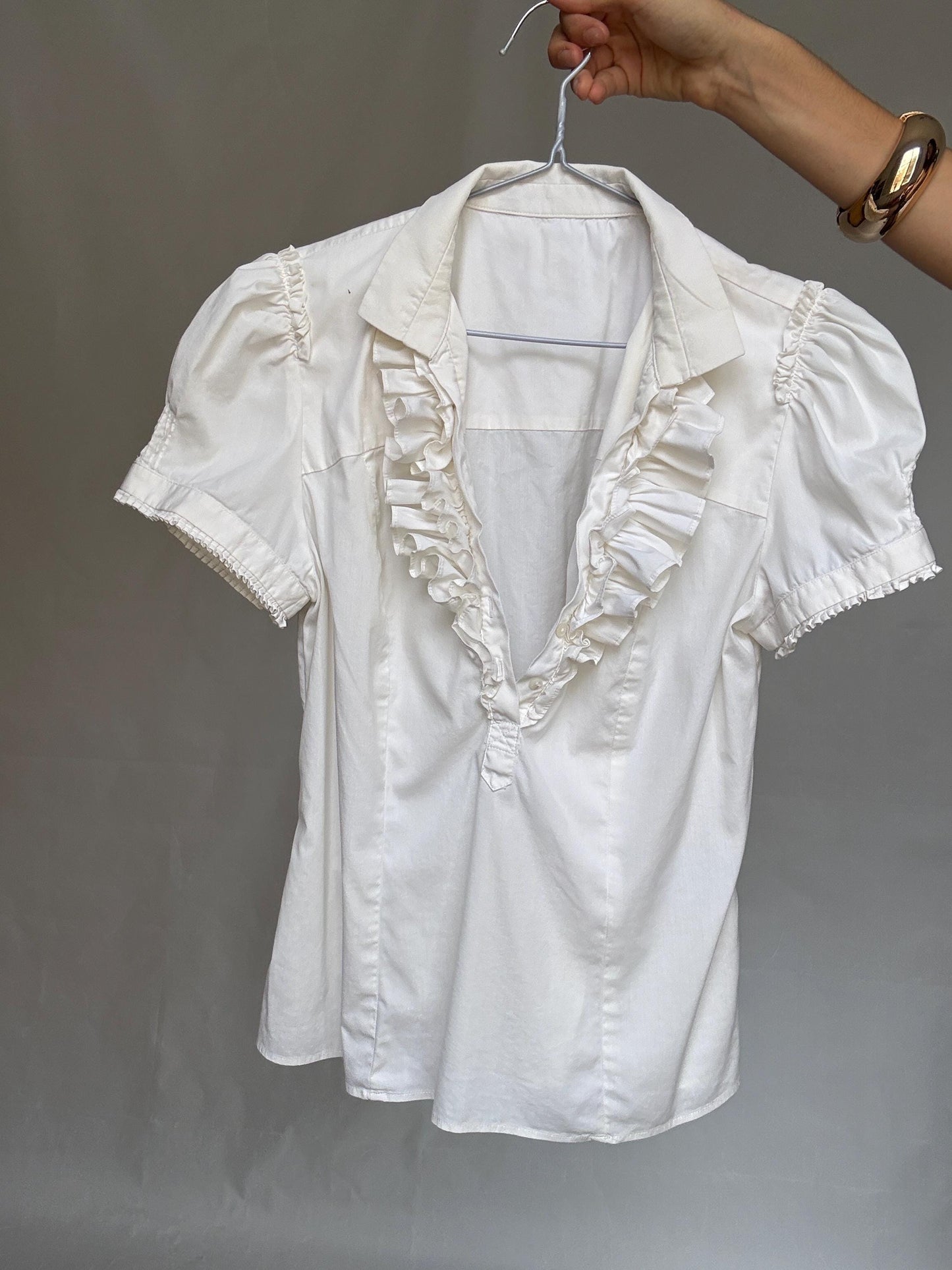 Vintage white blouse, cotton blend, fitted style, ruffle front, elegant romantic, US M, versatile day to evening