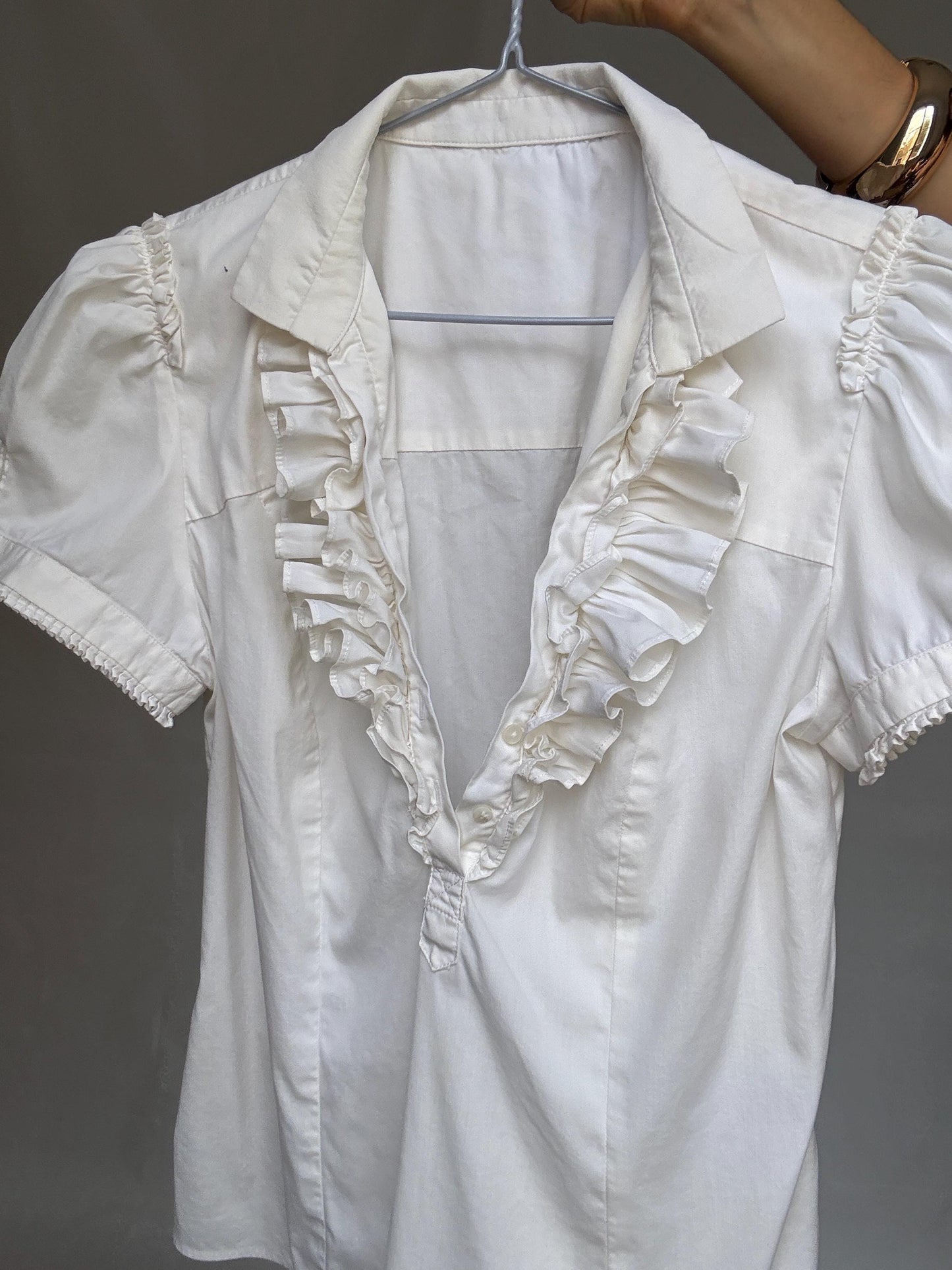 Vintage white blouse, cotton blend, fitted style, ruffle front, elegant romantic, US M, versatile day to evening