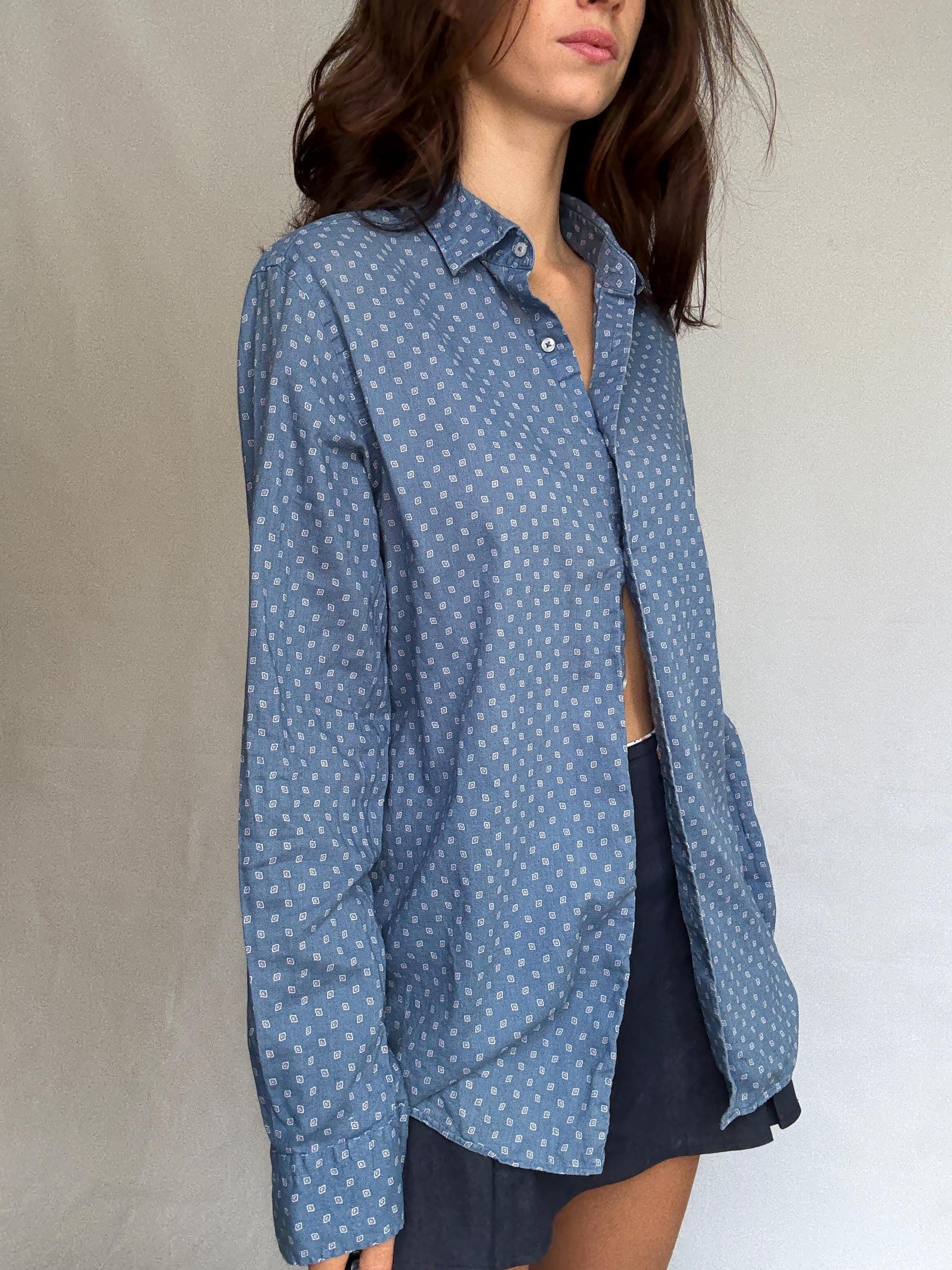 Massimo Dutti blue patterned shirt, cotton feel, classic fit, button, up front, buttoned cuffs, minimalist Zendaya, US L, office casual