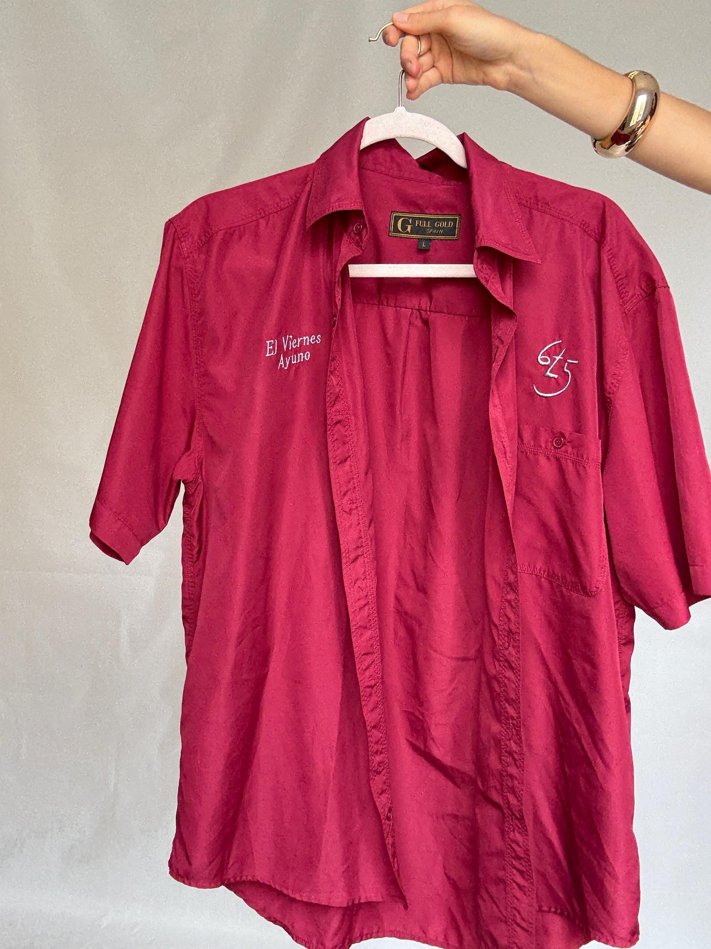 Full Gold maroon short sleeve shirt, 100% silk, relaxed fit, embroidered text and design, casual streetwear vibe, US L men, everyday cool