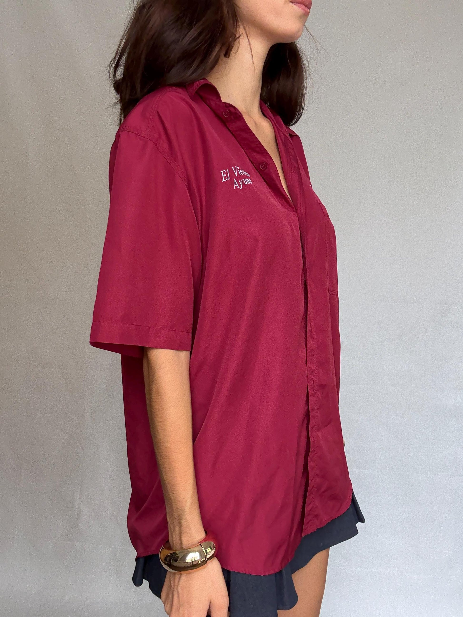 Full Gold maroon short sleeve shirt, 100% silk, relaxed fit, embroidered text and design, casual streetwear vibe, US L men, everyday cool