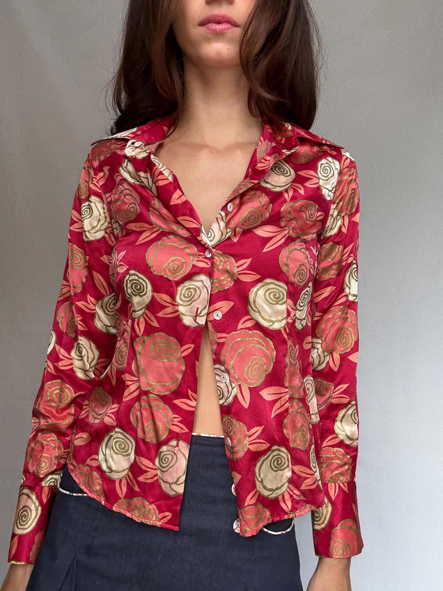 Red floral silk blouse, 100% silk, relaxed fit, button up, classic collar, retro bold style, US M, evening statement piece