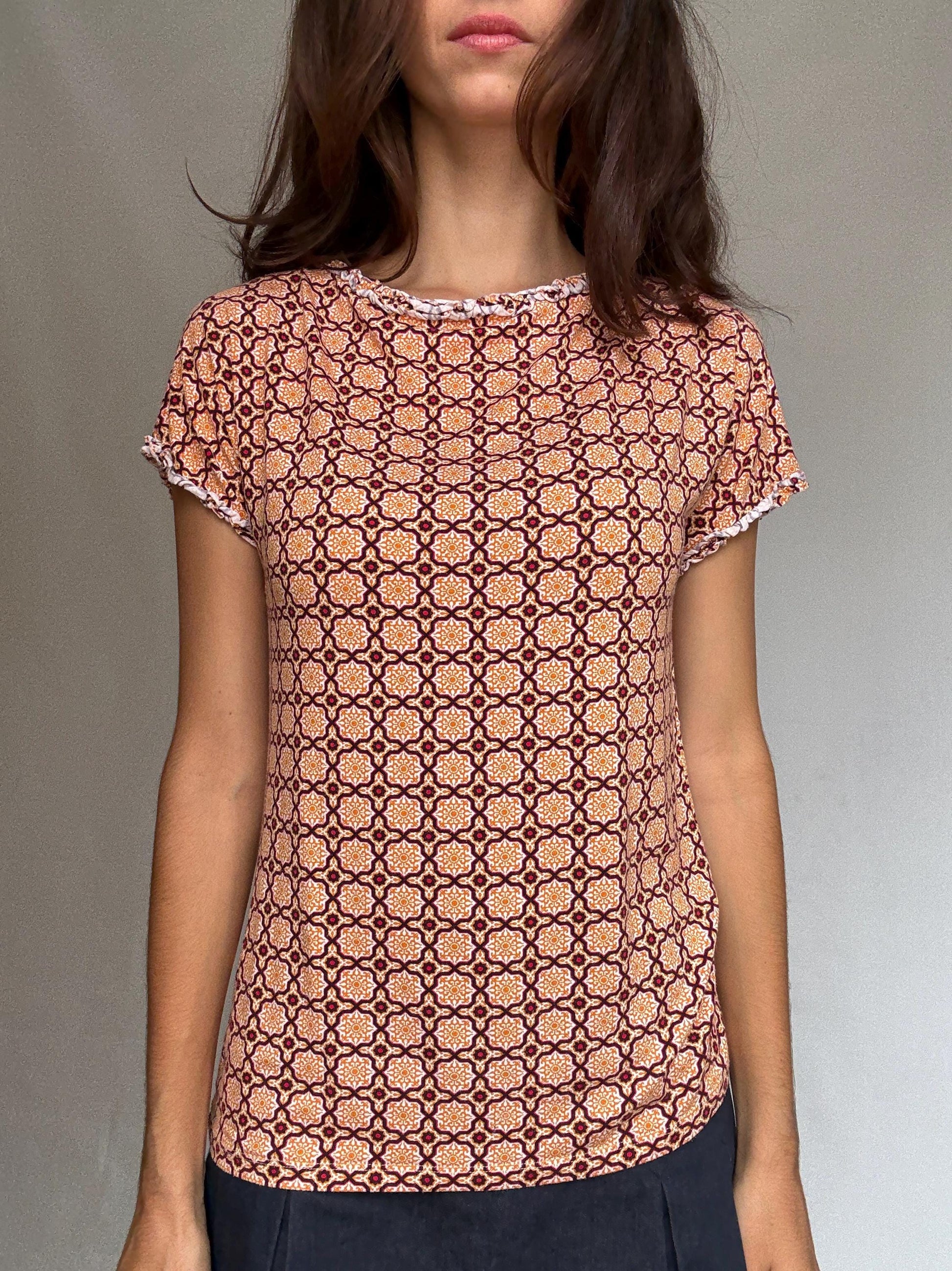 Pedro del Hierro geometric blouse, cotton feel, regular fit, ruffled neckline, retro 70s, US M, casual streetwear,