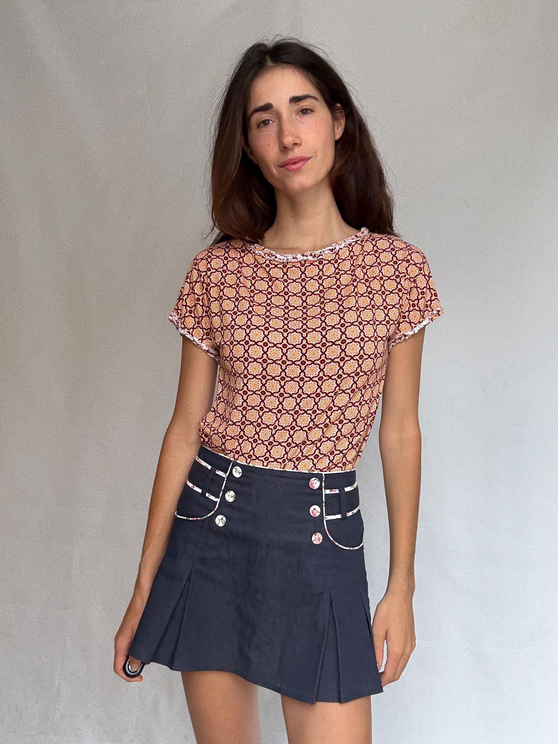 Pedro del Hierro geometric blouse, cotton feel, regular fit, ruffled neckline, retro 70s, US M, casual streetwear,