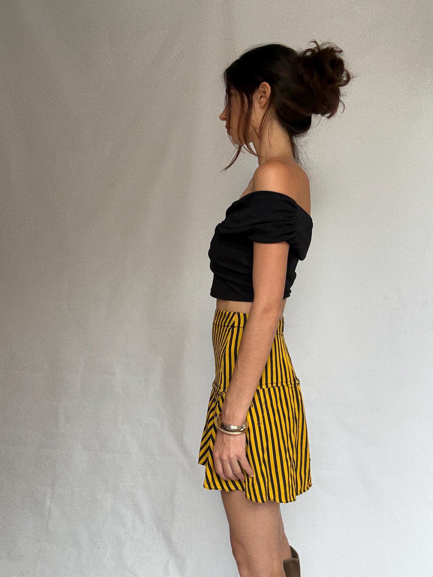 Vintage playful black and yellow striped skirt, high waist fit, asymmetrical hem, retro_90s, US S, streetwear vibe