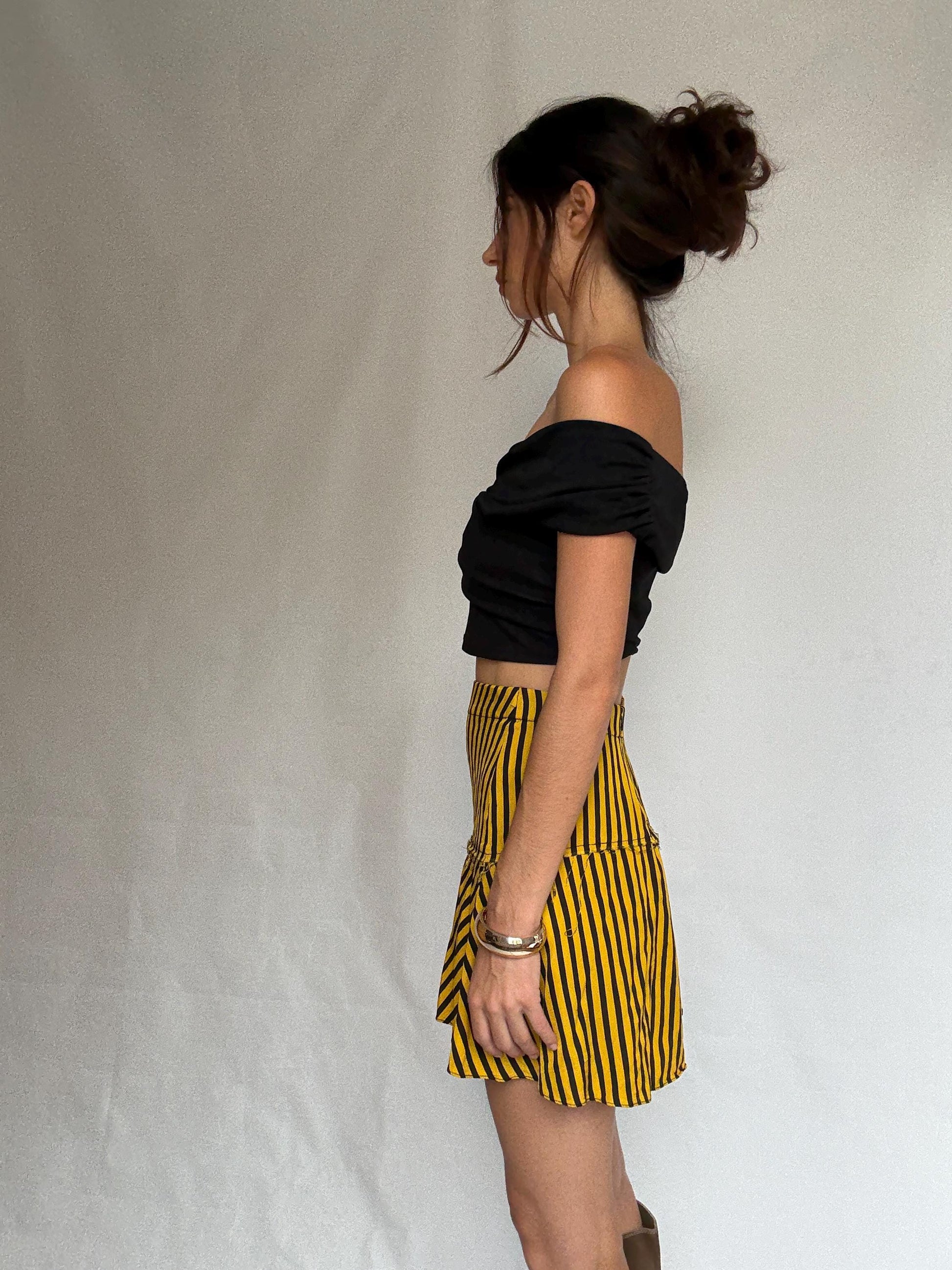 Vintage playful black and yellow striped skirt, high waist fit, asymmetrical hem, retro_90s, US S, streetwear vibe