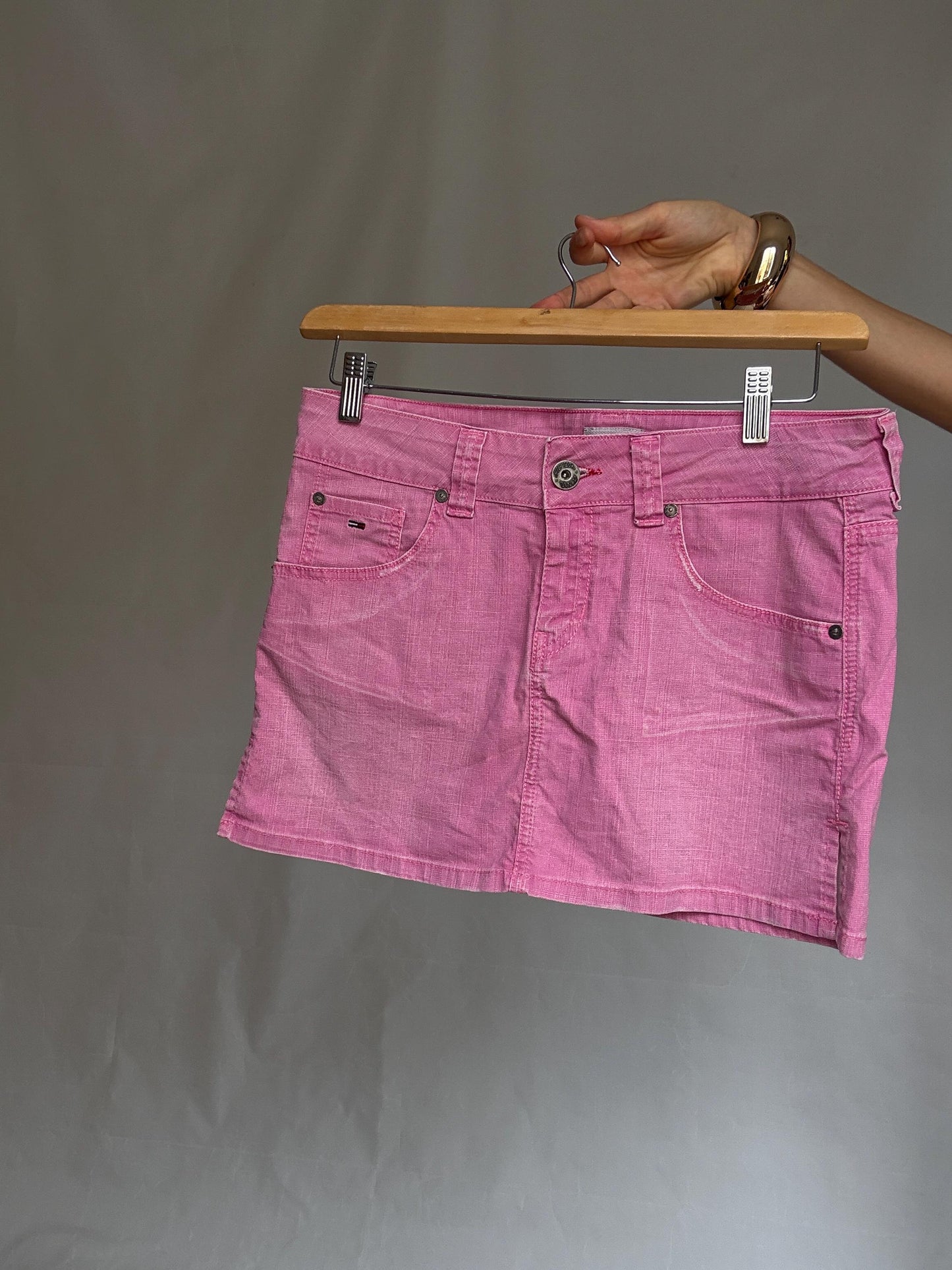 Tommy Hilfiger Pink denim mini skirt, structured fit, front button and zip, logo detail, casual streetwear, US M, versatile outings