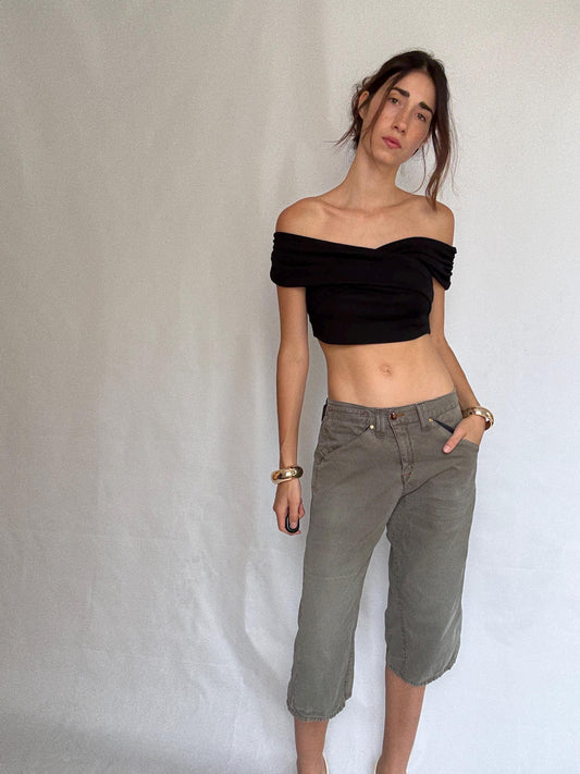 Levi's olive green cropped trousers, cotton feel, relaxed fit, zip fly closure, decorative stitching detail, retro 90s mick jagger, US M