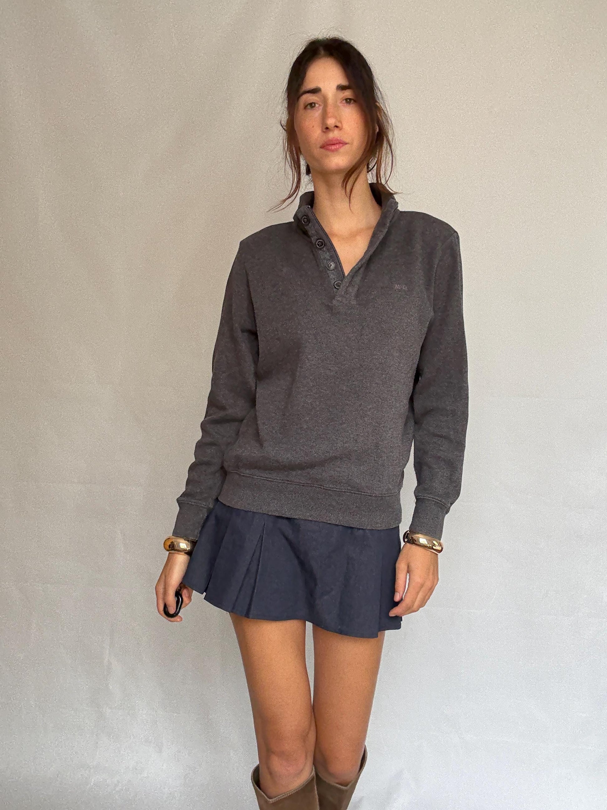 Dark gray McGregor pullover sweatshirt, cotton, classic fit, high button, up collar, ribbed cuffs and hem, casual, US M, streetwear