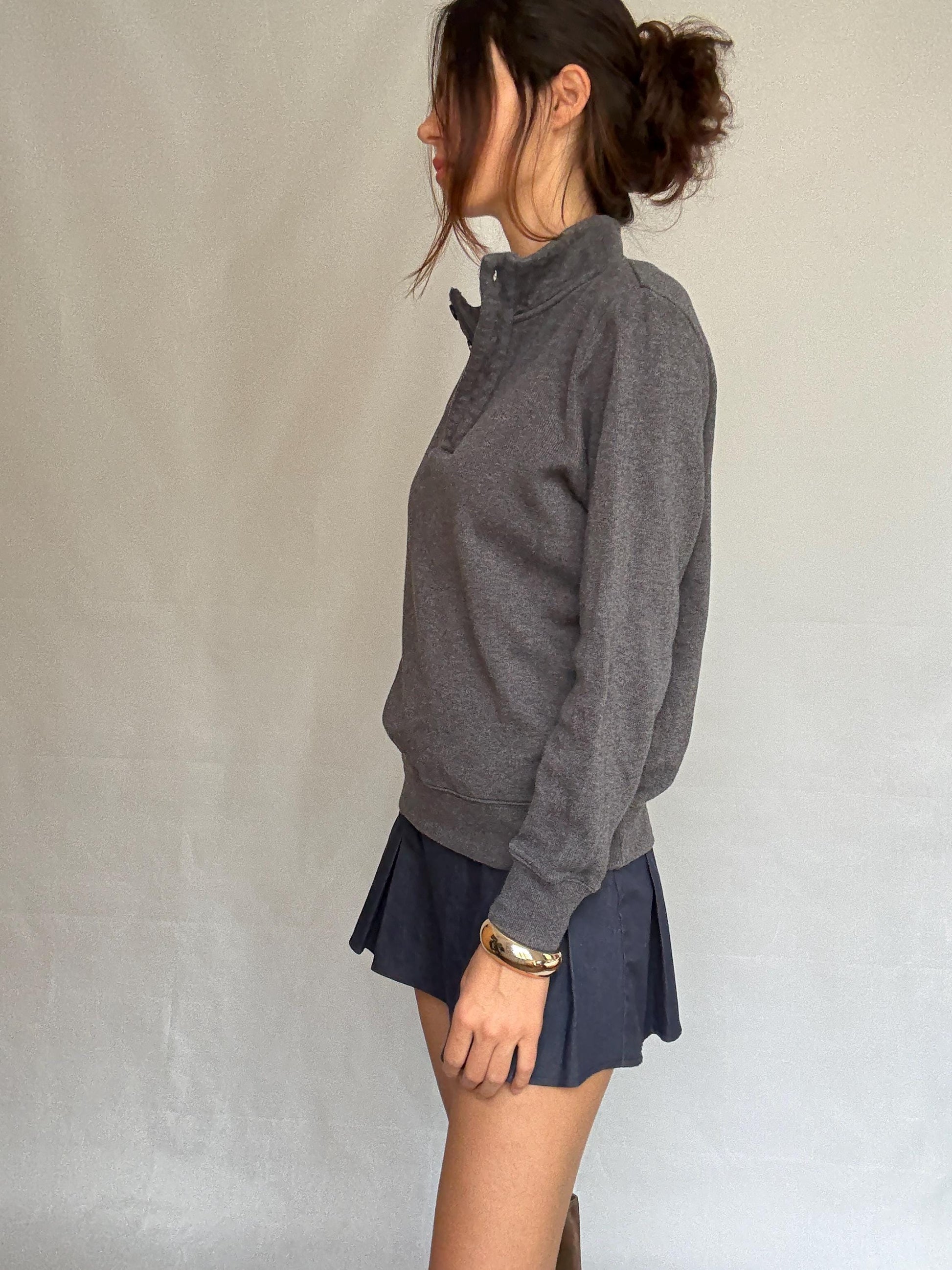 Dark gray McGregor pullover sweatshirt, cotton, classic fit, high button, up collar, ribbed cuffs and hem, casual, US M, streetwear