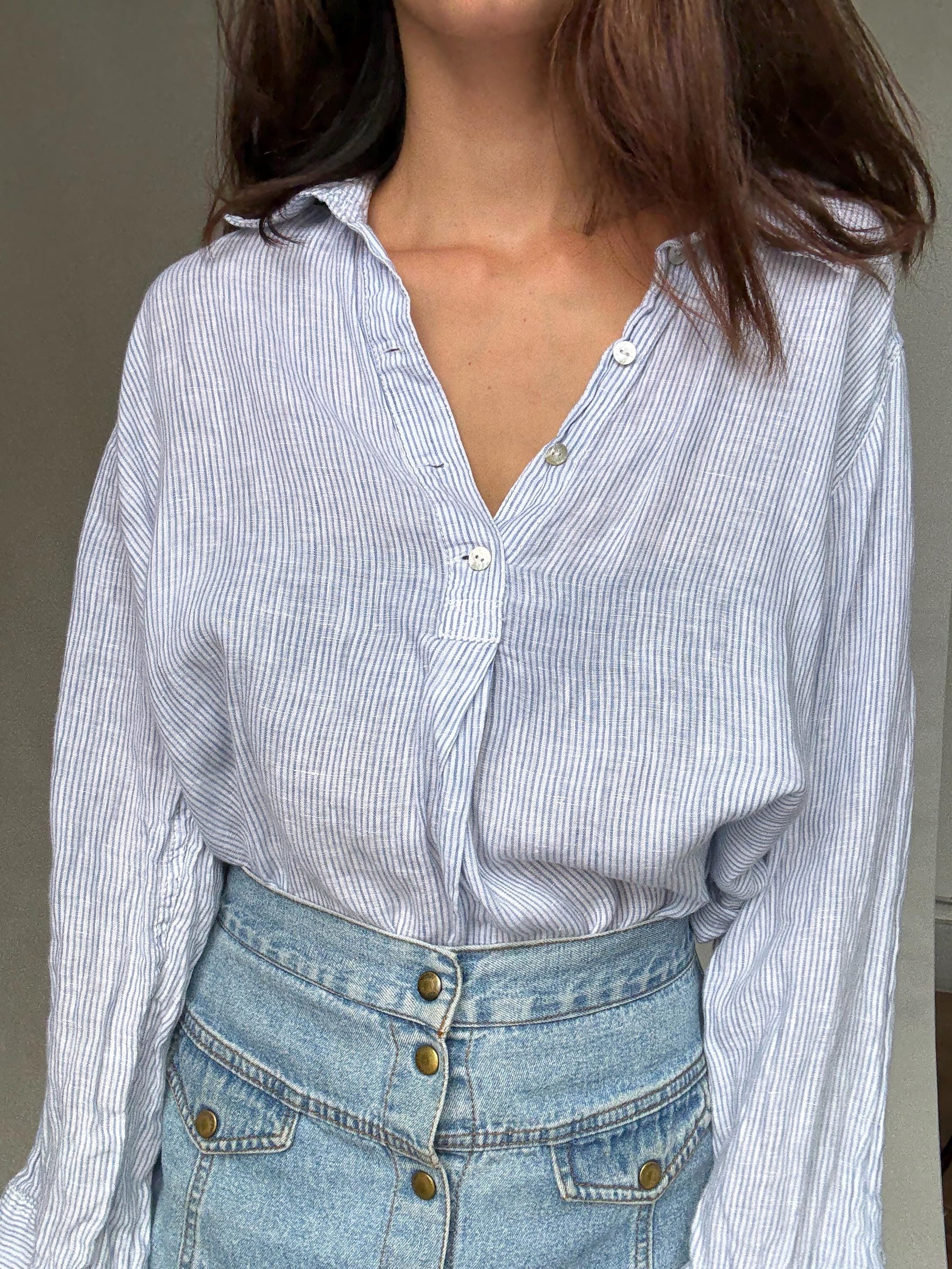 Blue and white striped blouse, 100% linen relaxed fit shirt with mother of pearl buttons, minimalist, US L, versatile casual