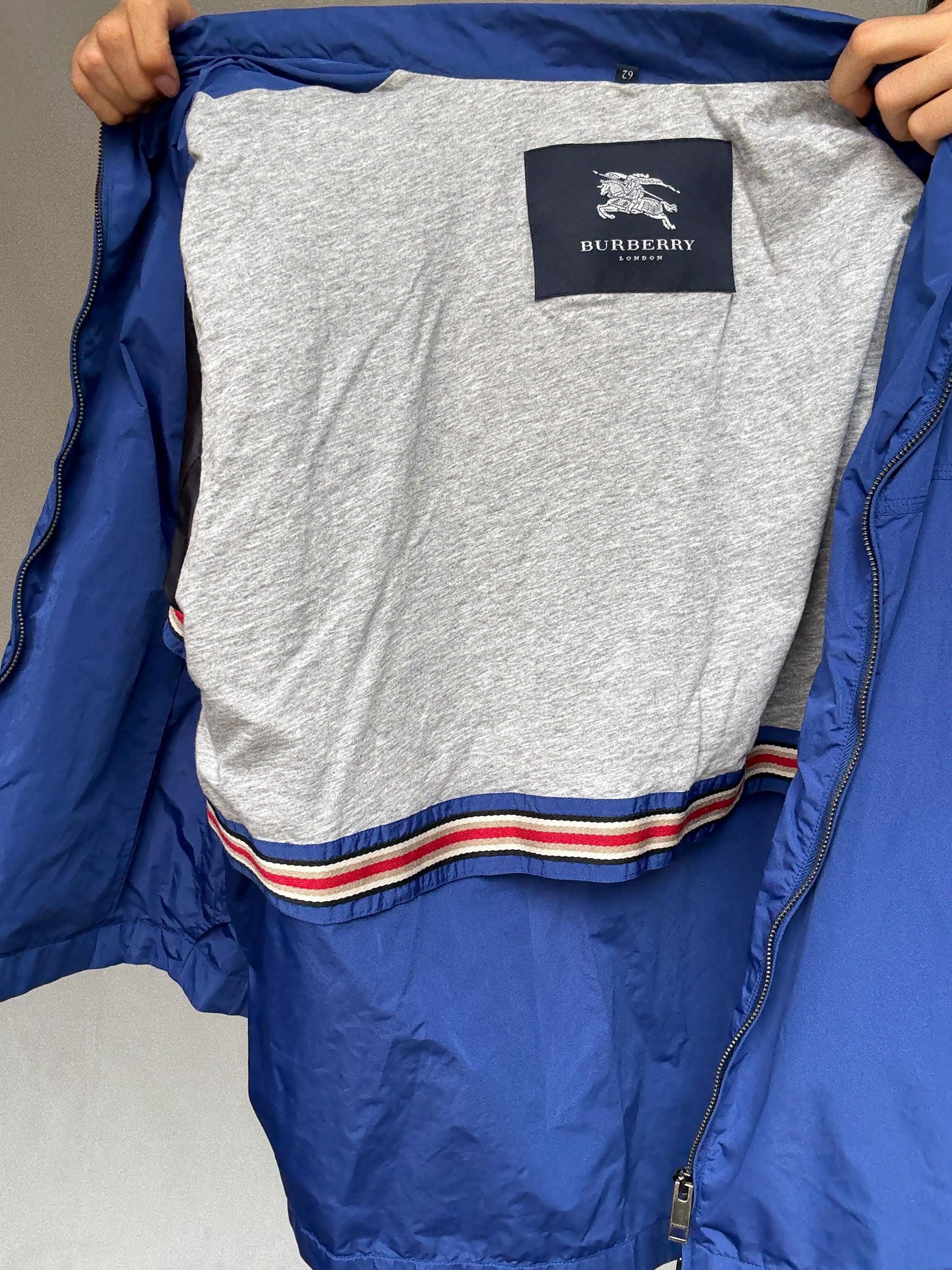 Burberry London blue windjacket, polyester with cotton lining, relaxed fit, raincoat style, elegant modern vibe, US L,