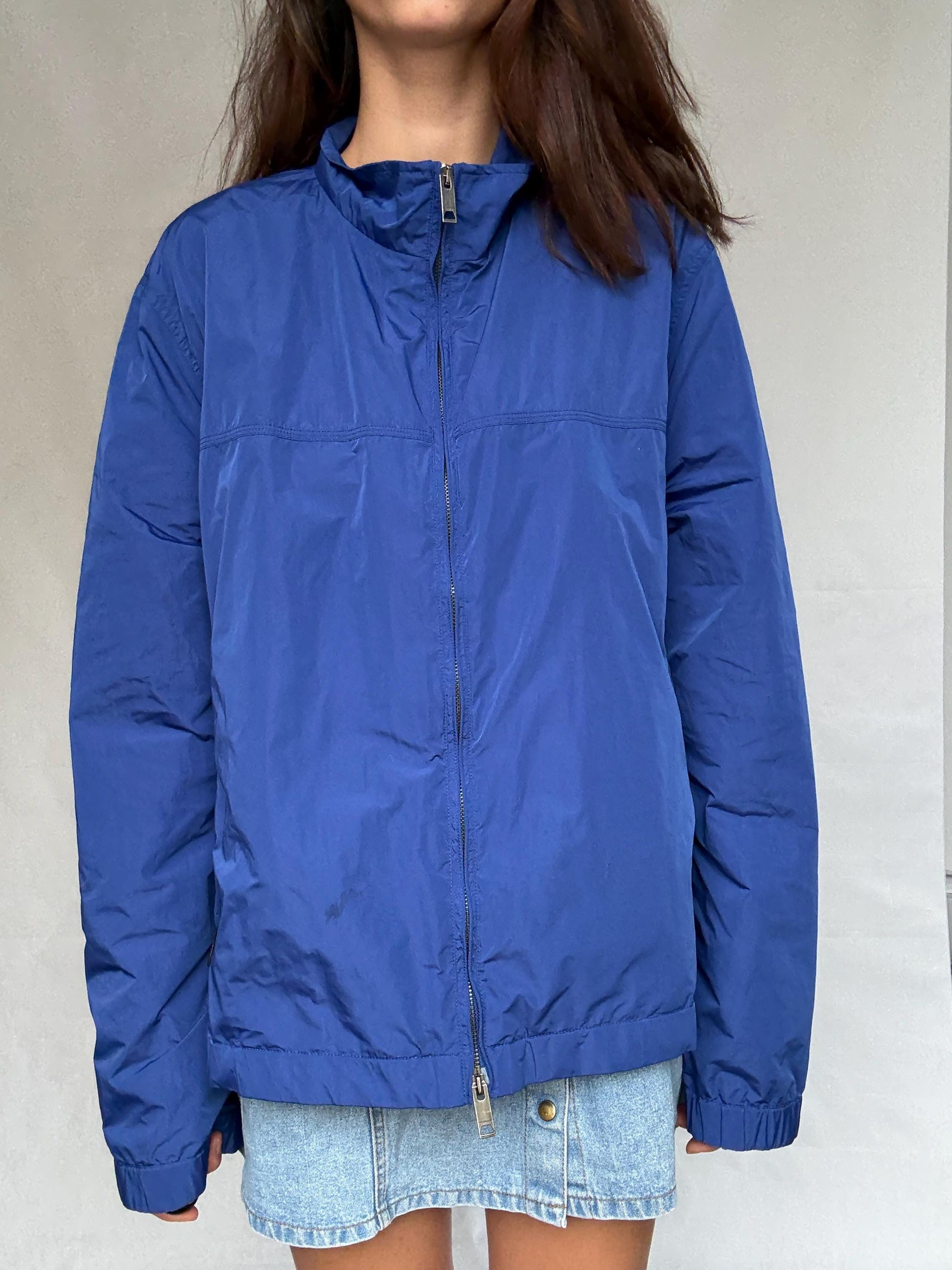 Burberry London blue windjacket, polyester with cotton lining, relaxed fit, raincoat style, elegant modern vibe, US L,