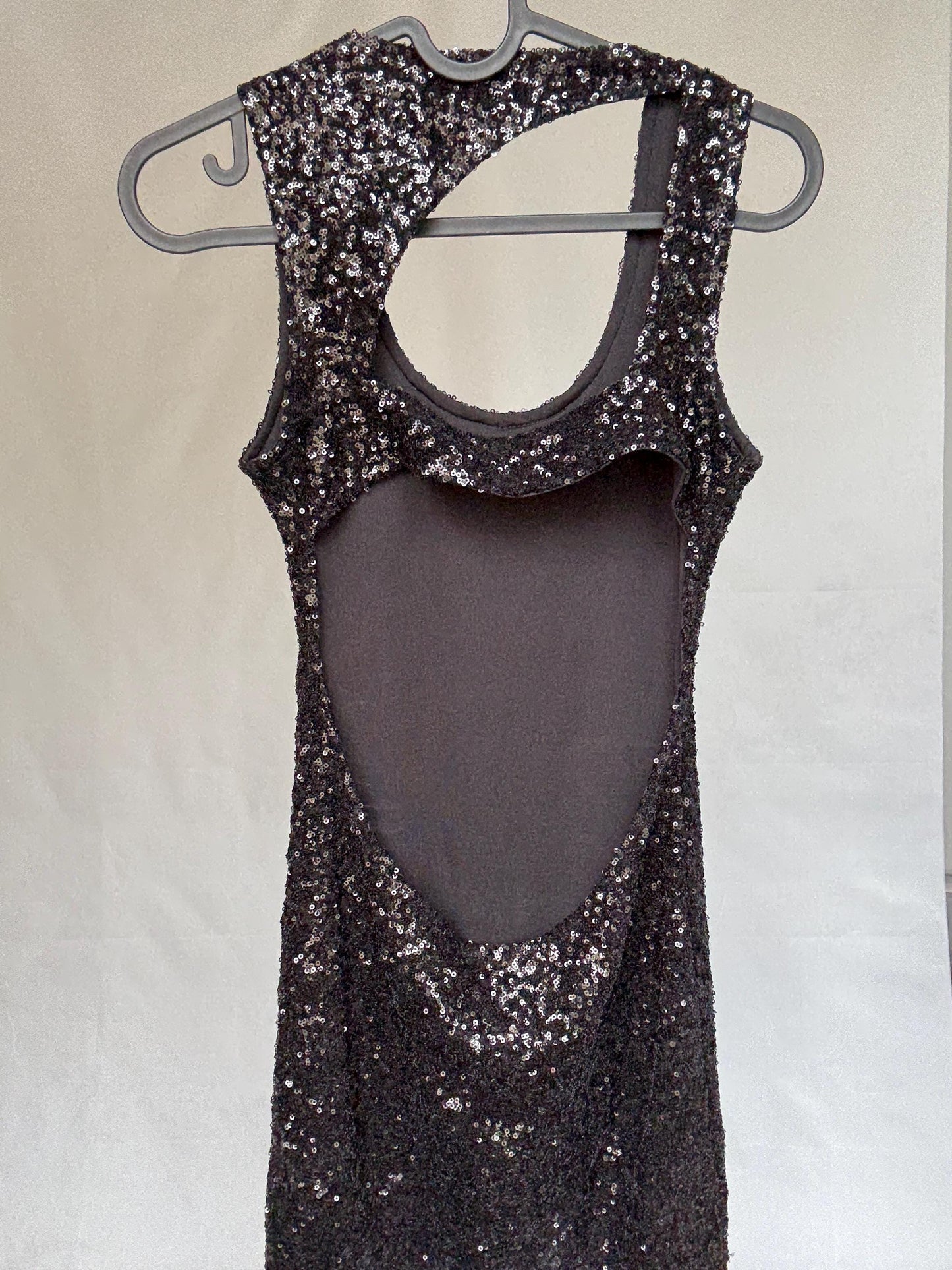 Sexy Black sequin mini dress with open back, Festive fitted hourglass figure silhouette, Assymetrical sparkly detail, y2k party glamour