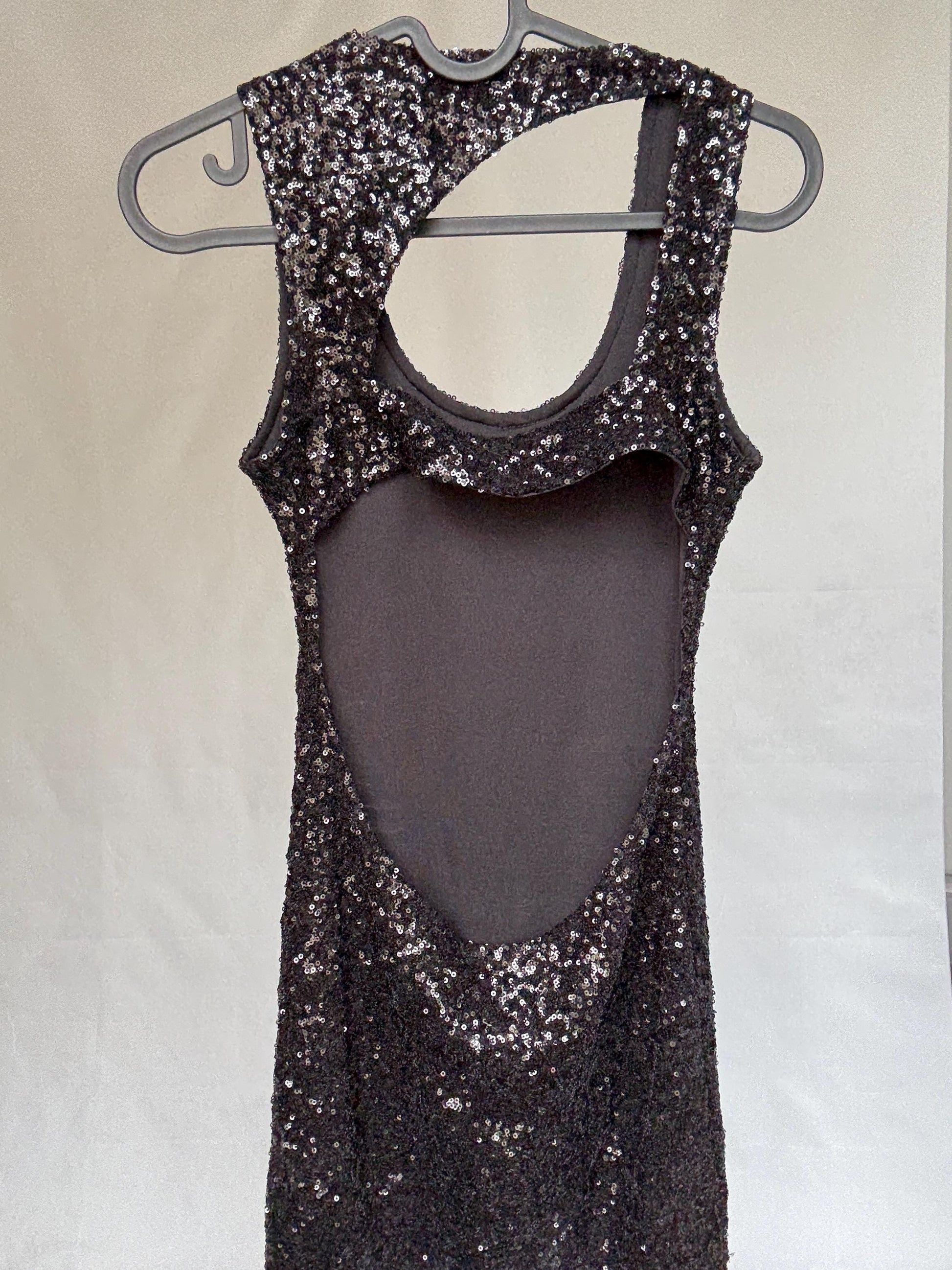 Sexy Black sequin mini dress with open back, Festive fitted hourglass figure silhouette, Assymetrical sparkly detail, y2k party glamour