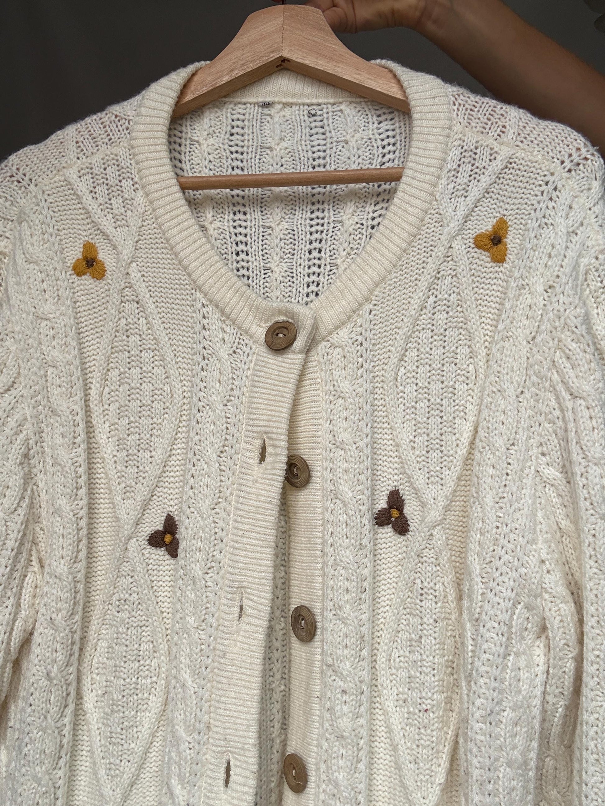 Vintage white cardigan with floral embroidery, Wool blend jumper, Cottagecore inspired Zooey Deschanel, US XL, cozy winter layering