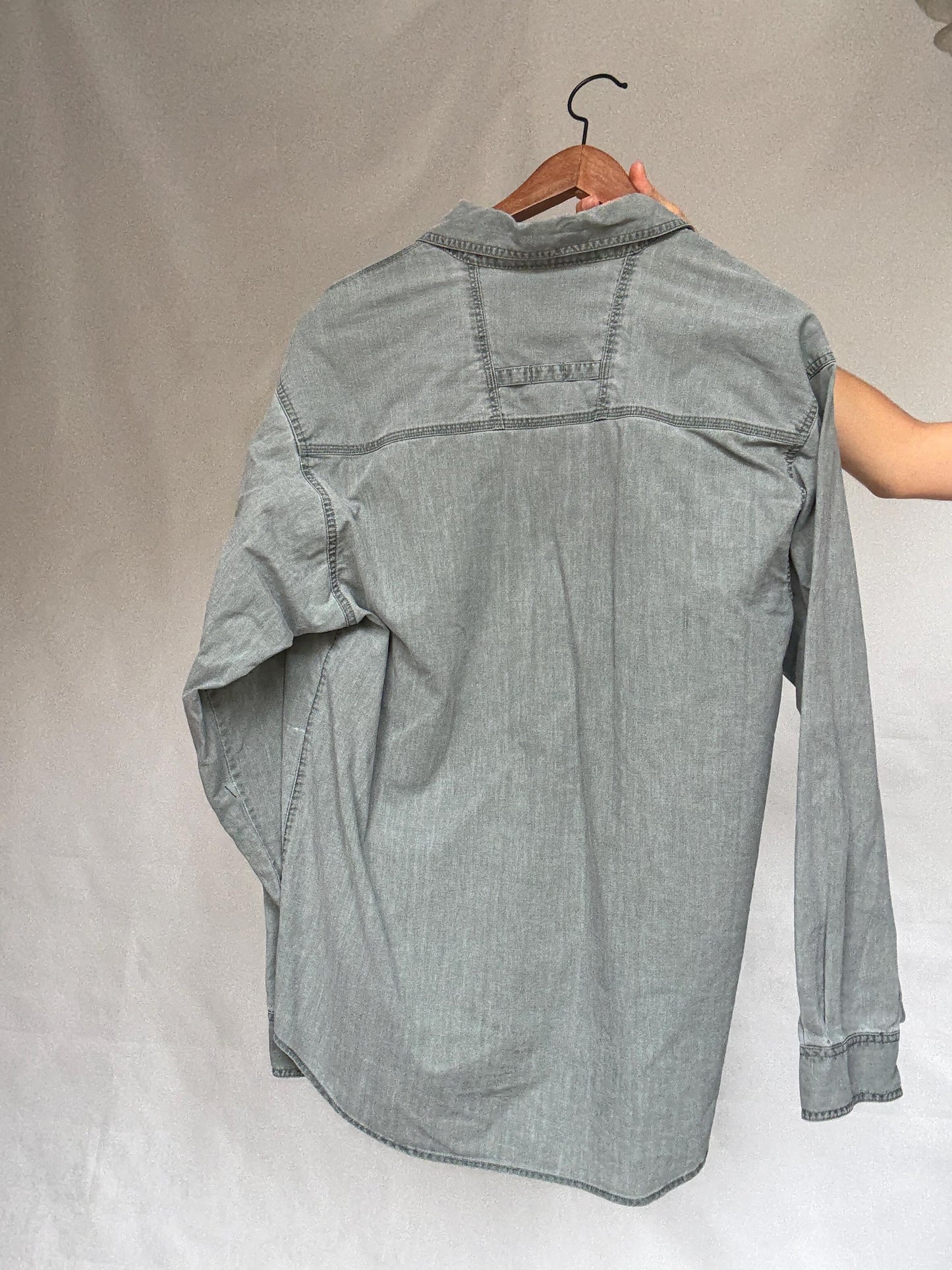 Vintage Columbia light gray denim shirt, Cotton relaxed fit button up shirt, Size US XL