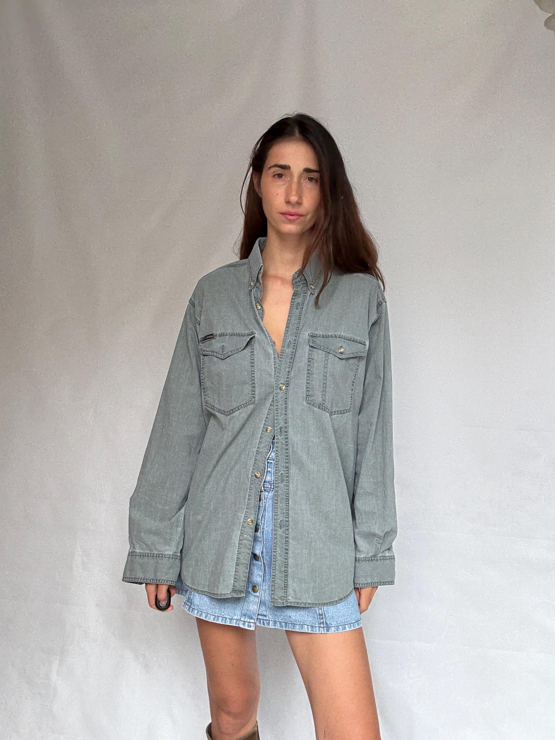 Vintage Columbia light gray denim shirt, Cotton relaxed fit button up shirt, Size US XL