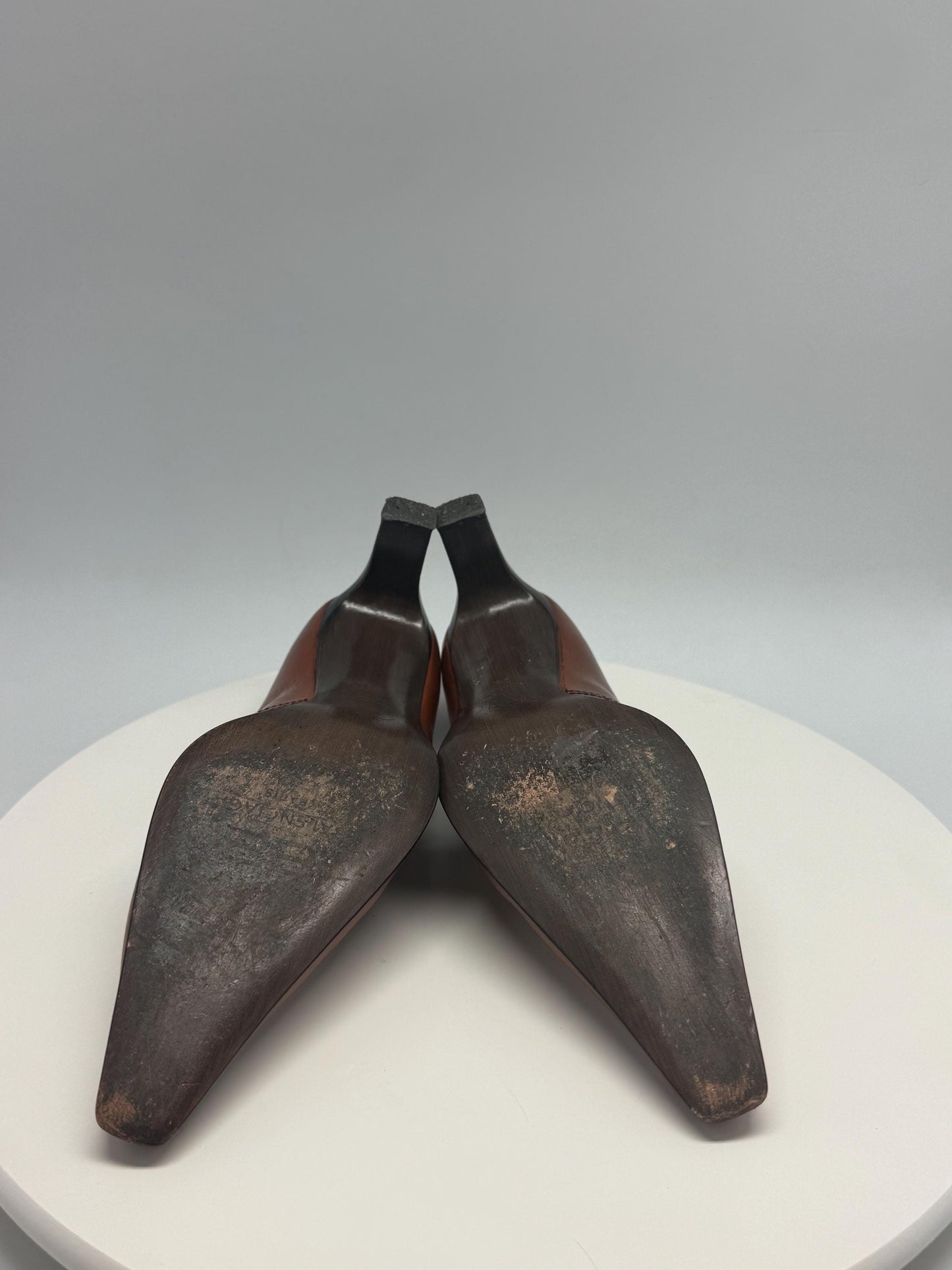 Vintage Balenciaga brown leather heels, genuine leather, classic pump, brogue detail, EU 39, US 8, evening elegance