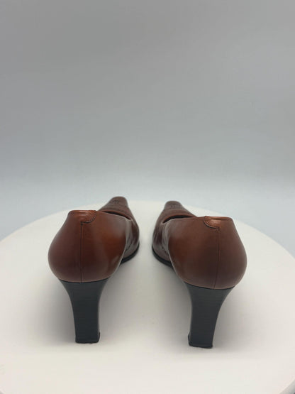 Vintage Balenciaga Brown Leather Pumps — fabric close-up