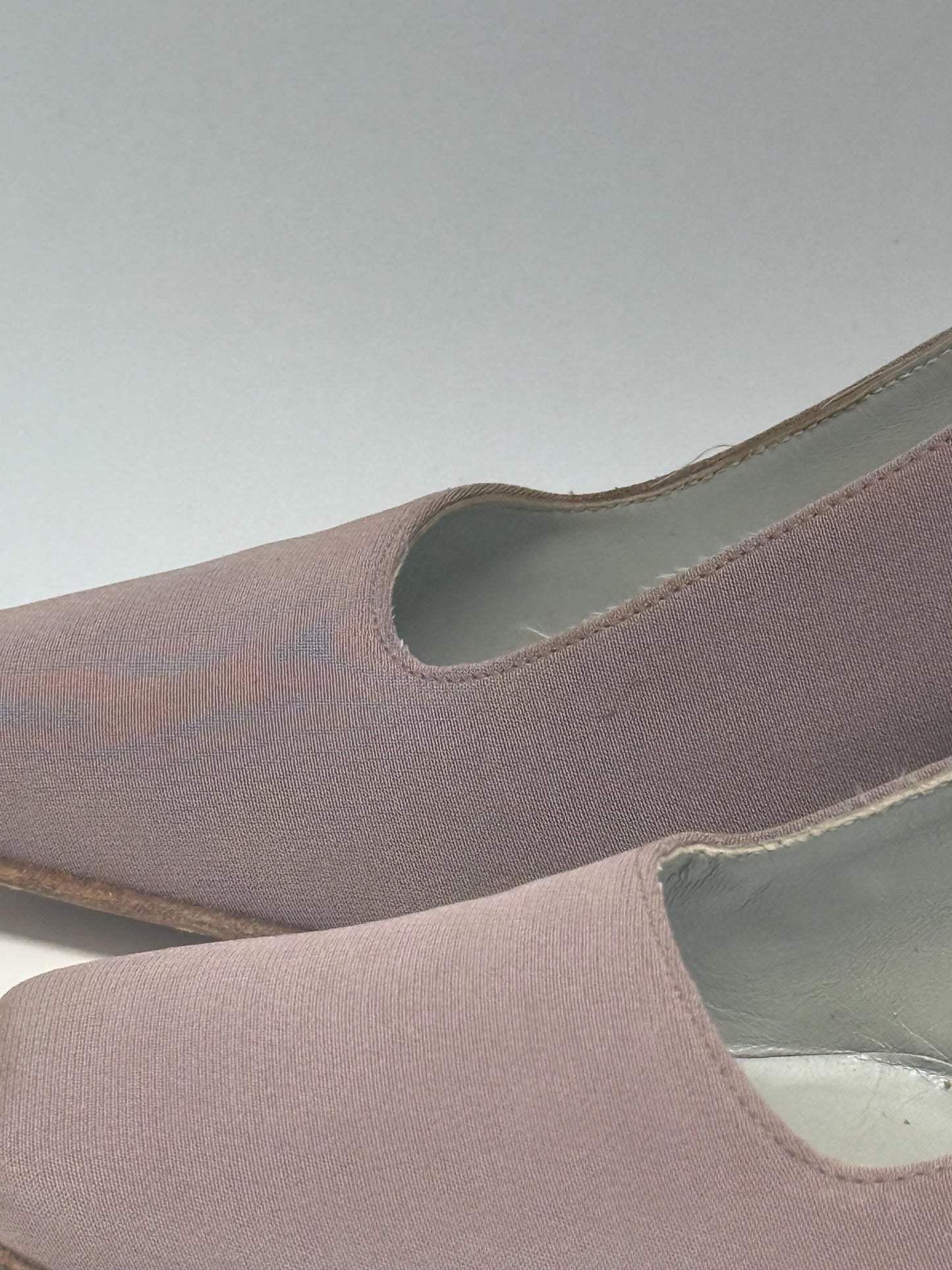 Pronovias purple heels, genuine leather, classic style, slight wear, elegant formal, EU 39, US 8, versatile use