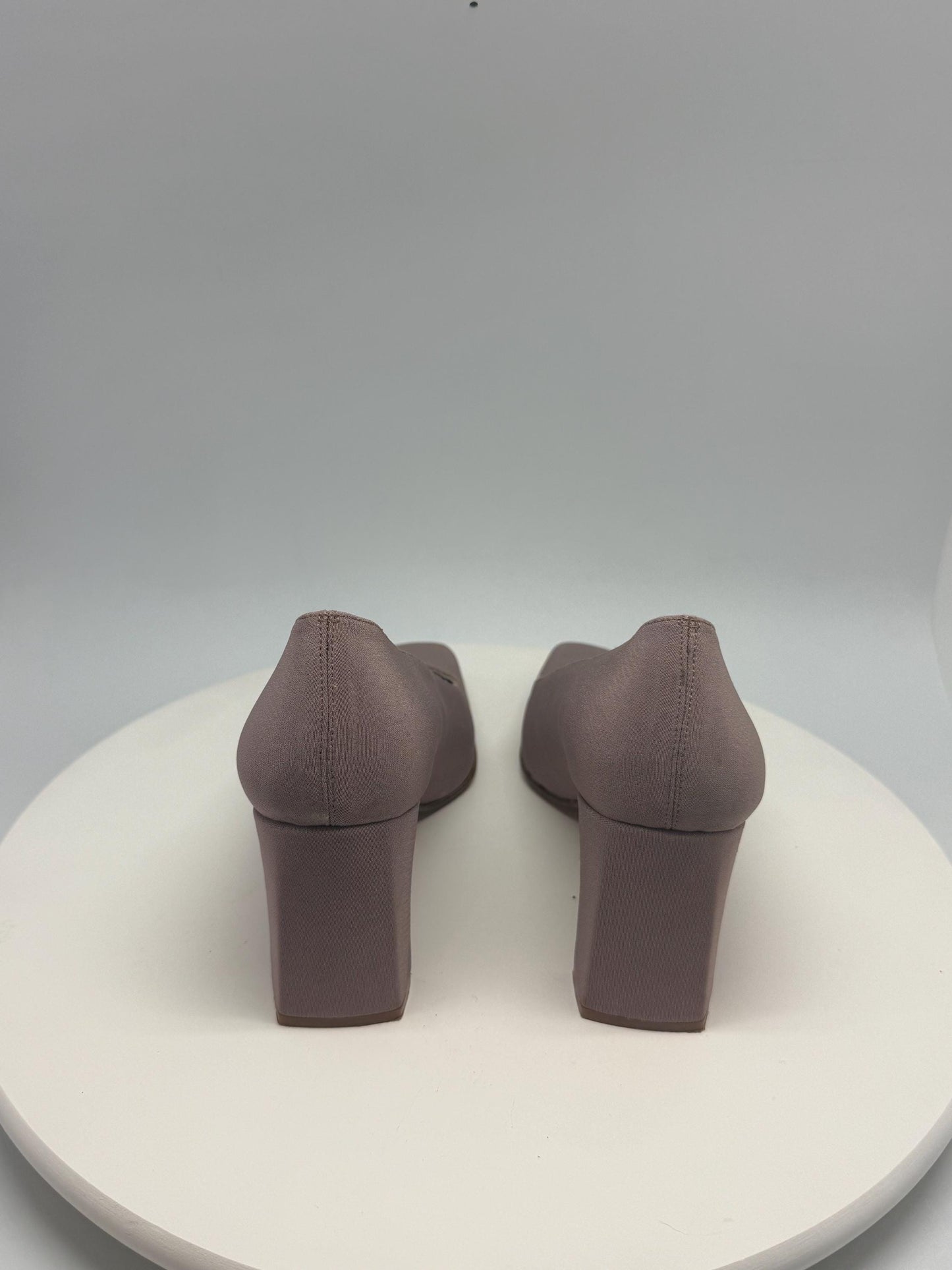 Pronovias purple heels, genuine leather, classic style, slight wear, elegant formal, EU 39, US 8, versatile use