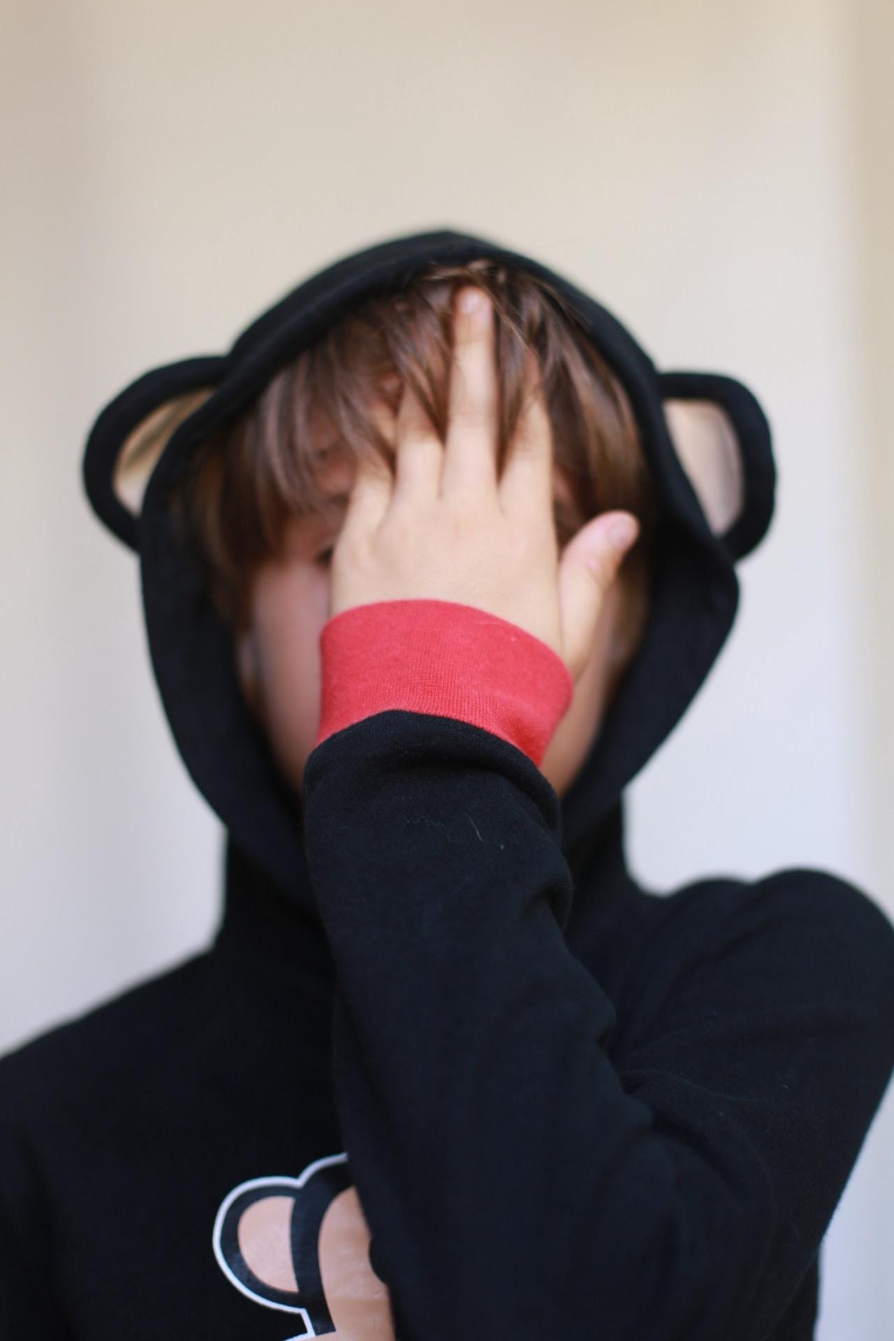 Paul Frank black hoodie, 80% cotton, front zipper, cartoon monkey graphic, casual streetwear, US M (Kids), campus style