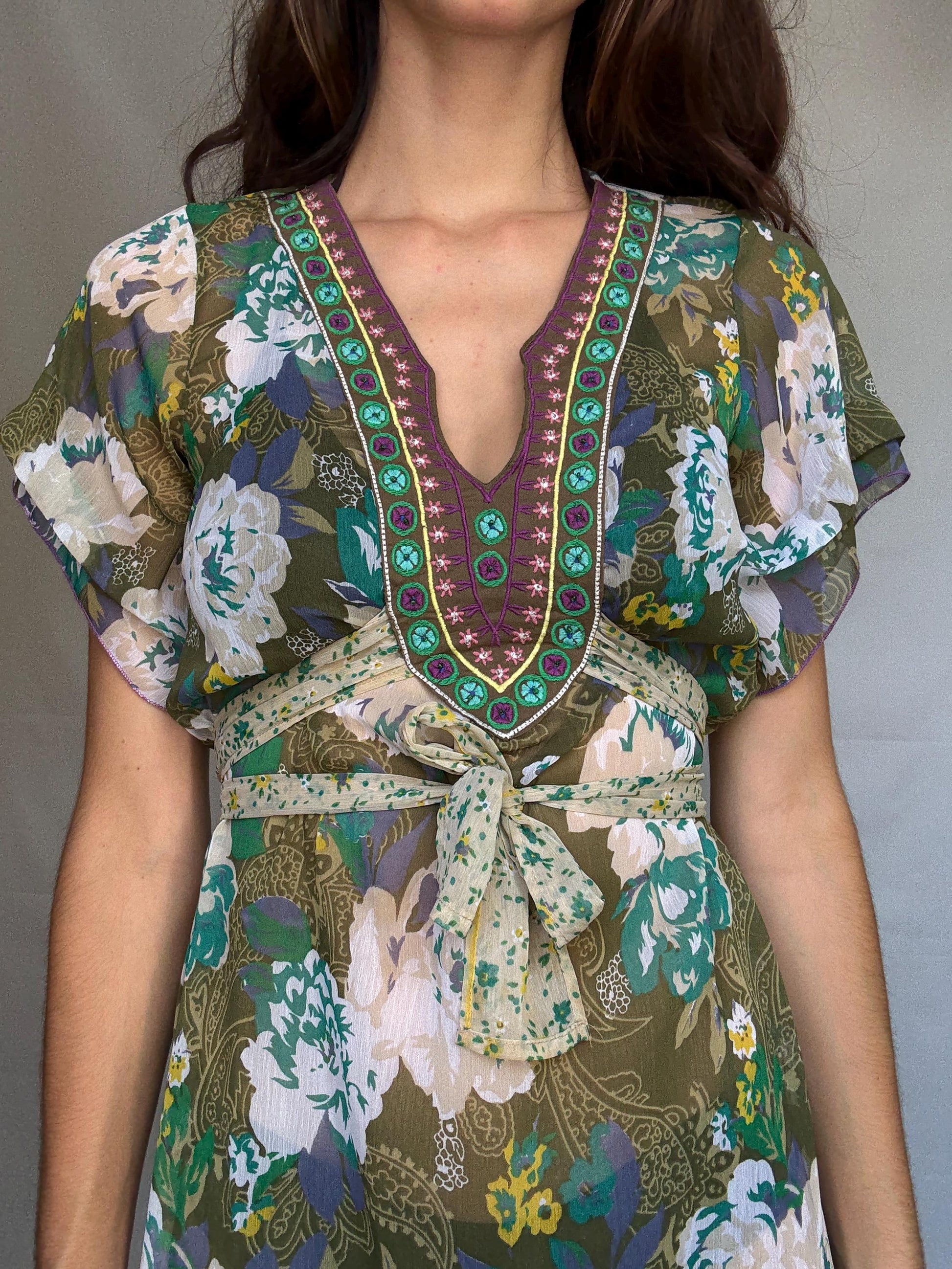 Multicolor floral mini dress, flowy fit, embroidered v neck, bohemian grunge, US S, summer beachwear