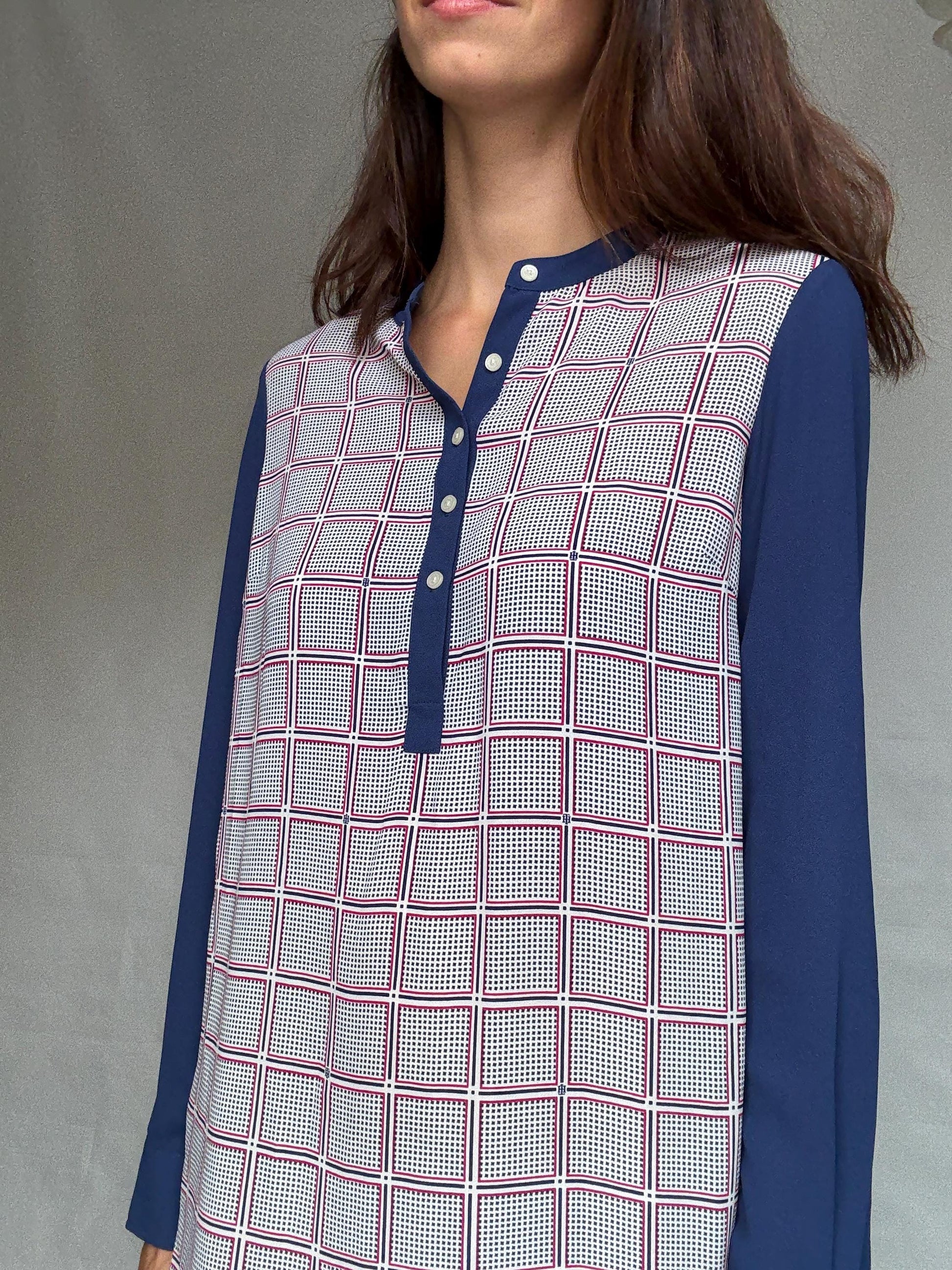 Tommy Hilfiger red and blue checkered dress, Lightweight summer dress, Loose fit casual streetwear, Size 4