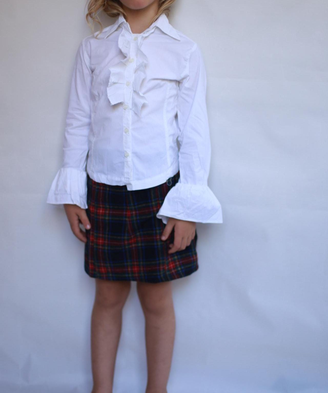 Jil and Sil white shirt, cotton blend, straight fit, button front with ruffles, flared cuffs, elegant touch, US 4, formal occasions, EU 94