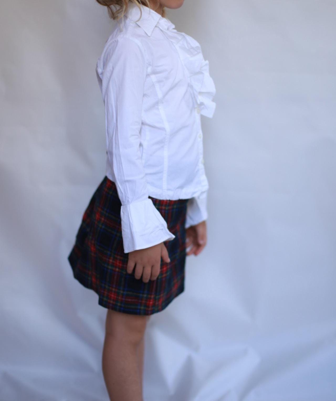 Jil and Sil white shirt, cotton blend, straight fit, button front with ruffles, flared cuffs, elegant touch, US 4, formal occasions, EU 94