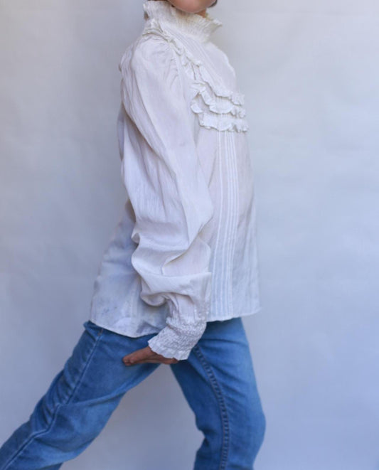 Antique white blouse, high ruffled collar, long sleeves, zipper closure, intricate ruffle detailing, cottagecore romantic, EU 152, US 11 kid