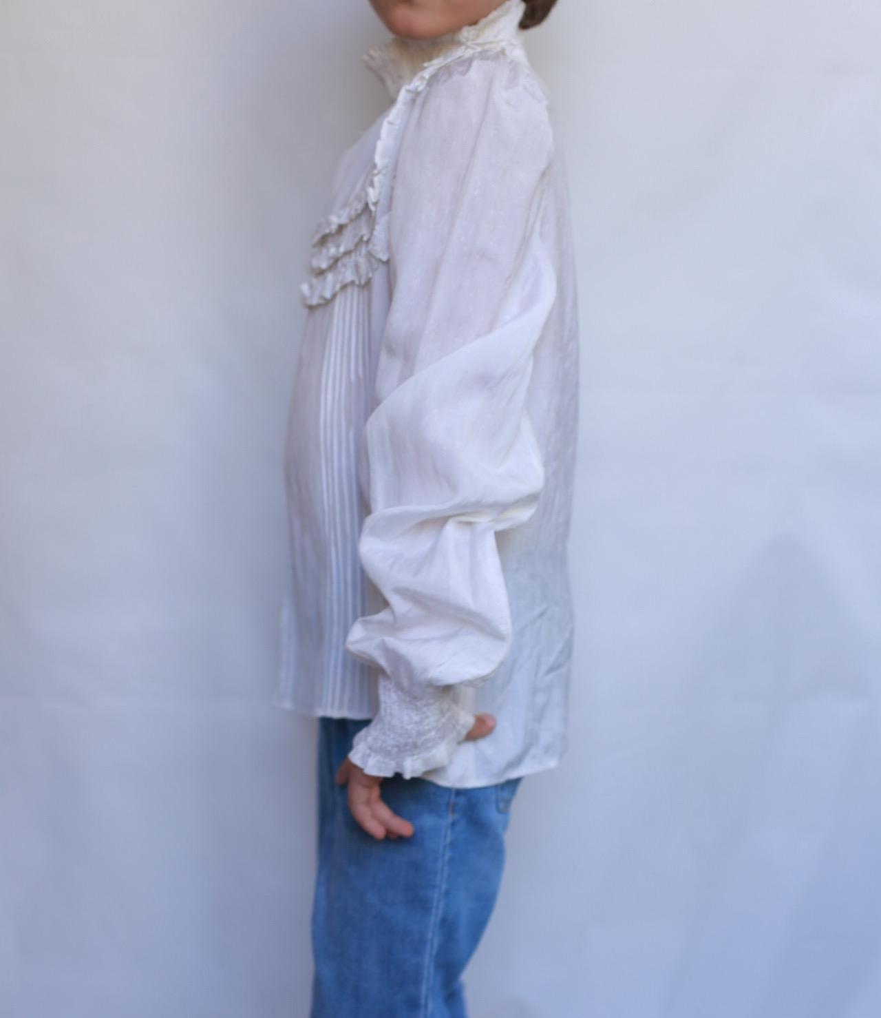Antique white blouse, high ruffled collar, long sleeves, zipper closure, intricate ruffle detailing, cottagecore romantic, EU 152, US 11 kid