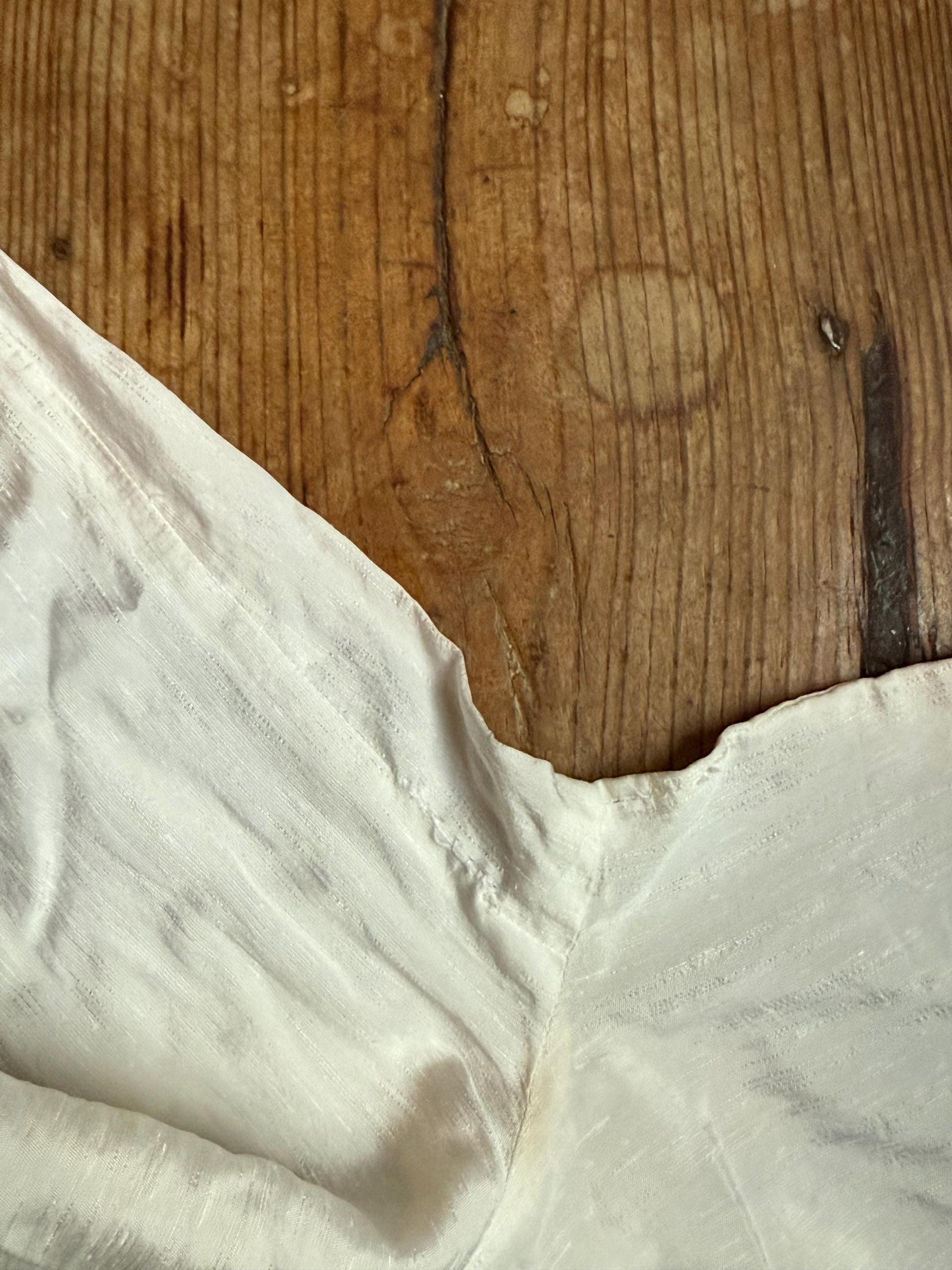 Antique white blouse, high ruffled collar, long sleeves, zipper closure, intricate ruffle detailing, cottagecore romantic, EU 152, US 11 kid