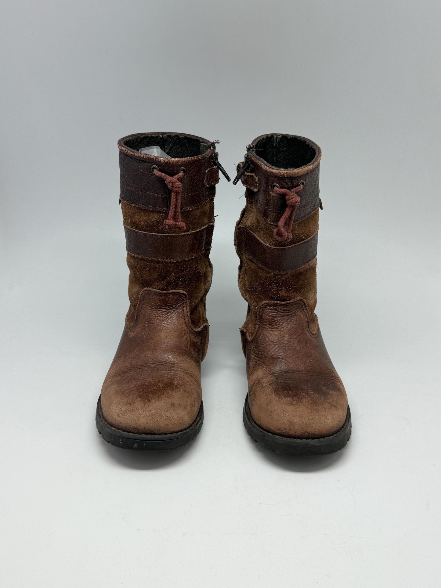 Brown leather children's boots, mid calf height, side zipper, buckle straps, rustic classic, US 13-1, outdoor adventure