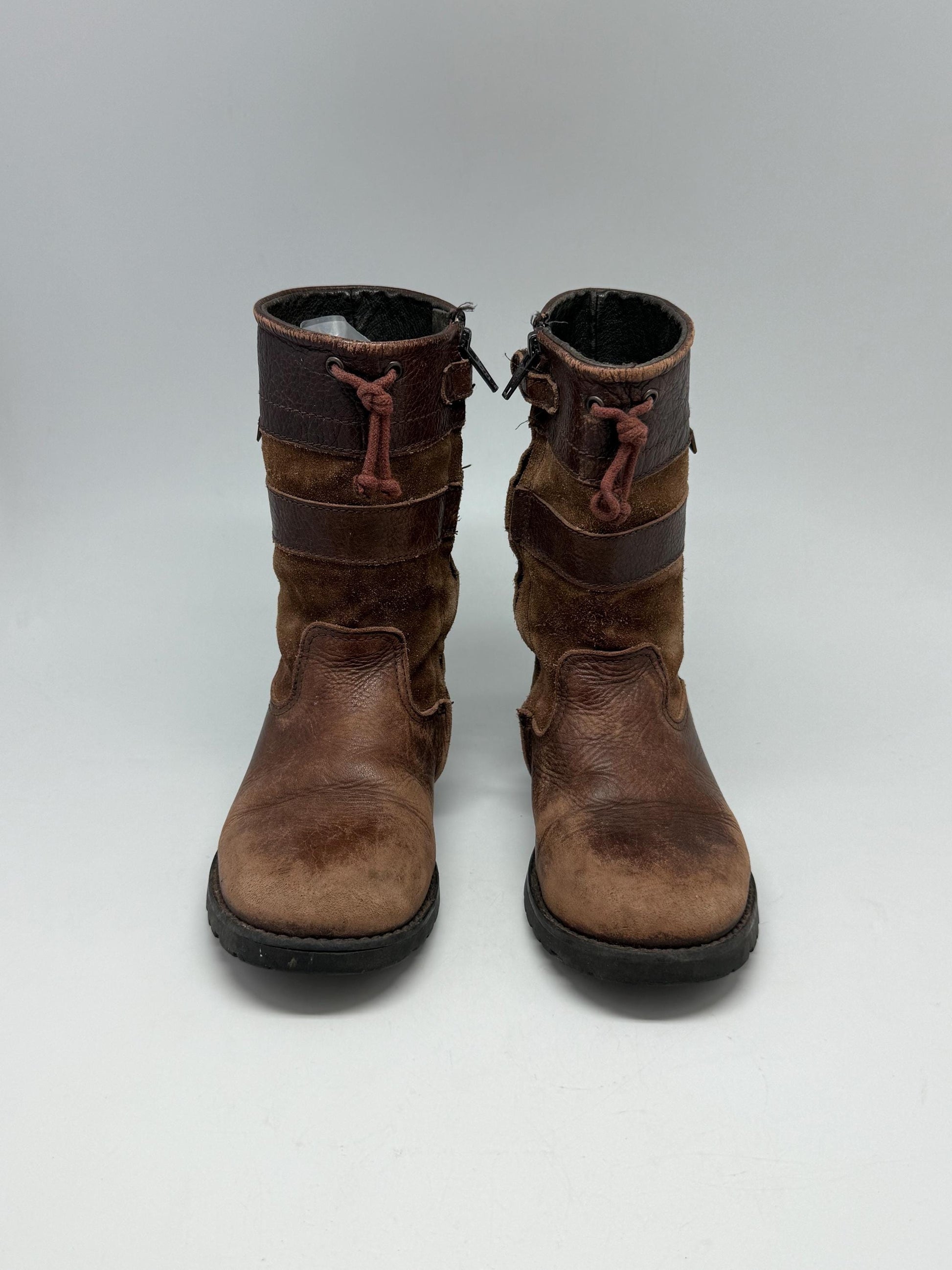 Brown leather children's boots, mid calf height, side zipper, buckle straps, rustic classic, US 13-1, outdoor adventure