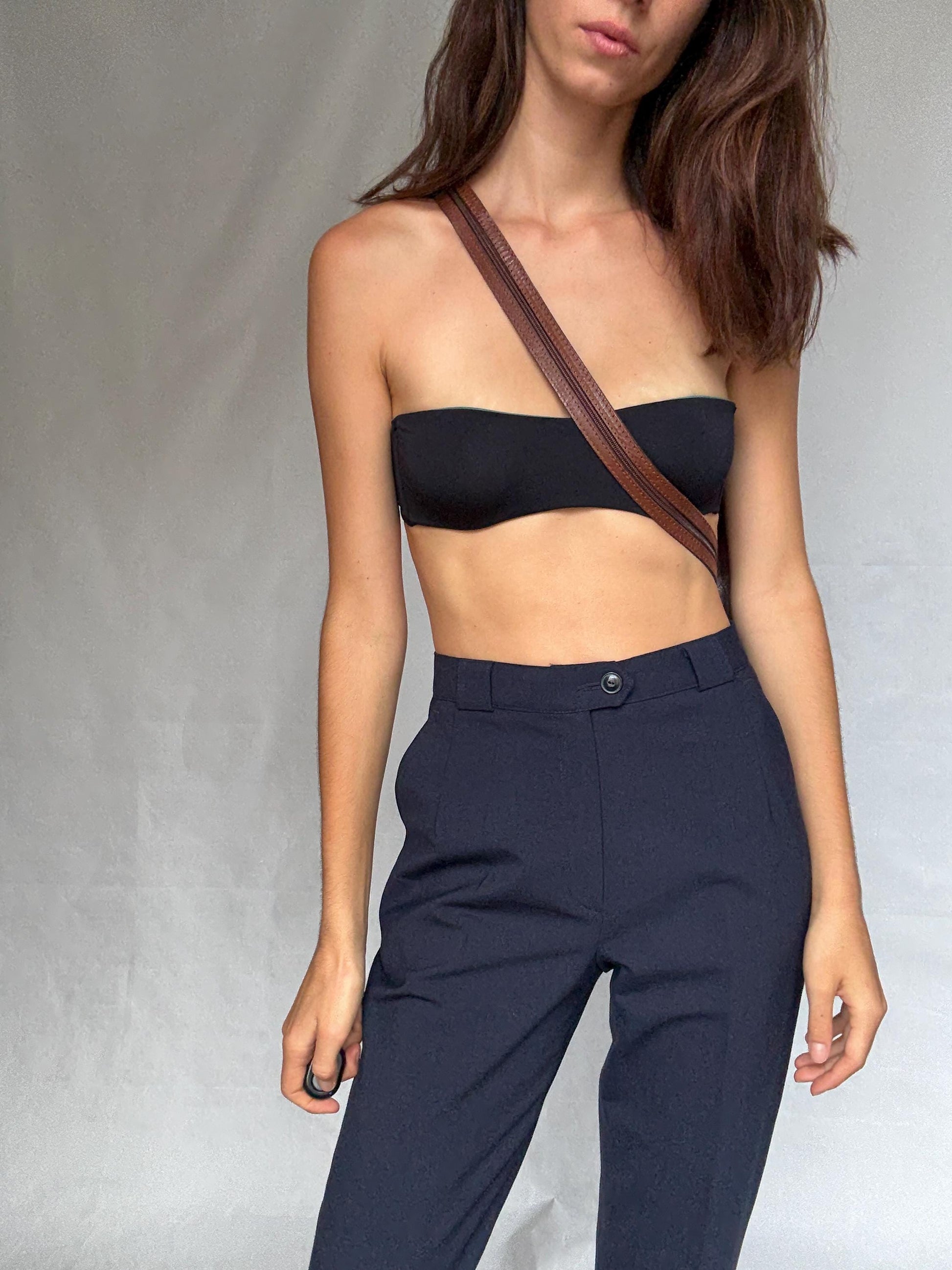 L'artigiano Italian leather backpack, genuine leather, convertible design, zip convertible strap, minimalist old, money vibe, versatile use