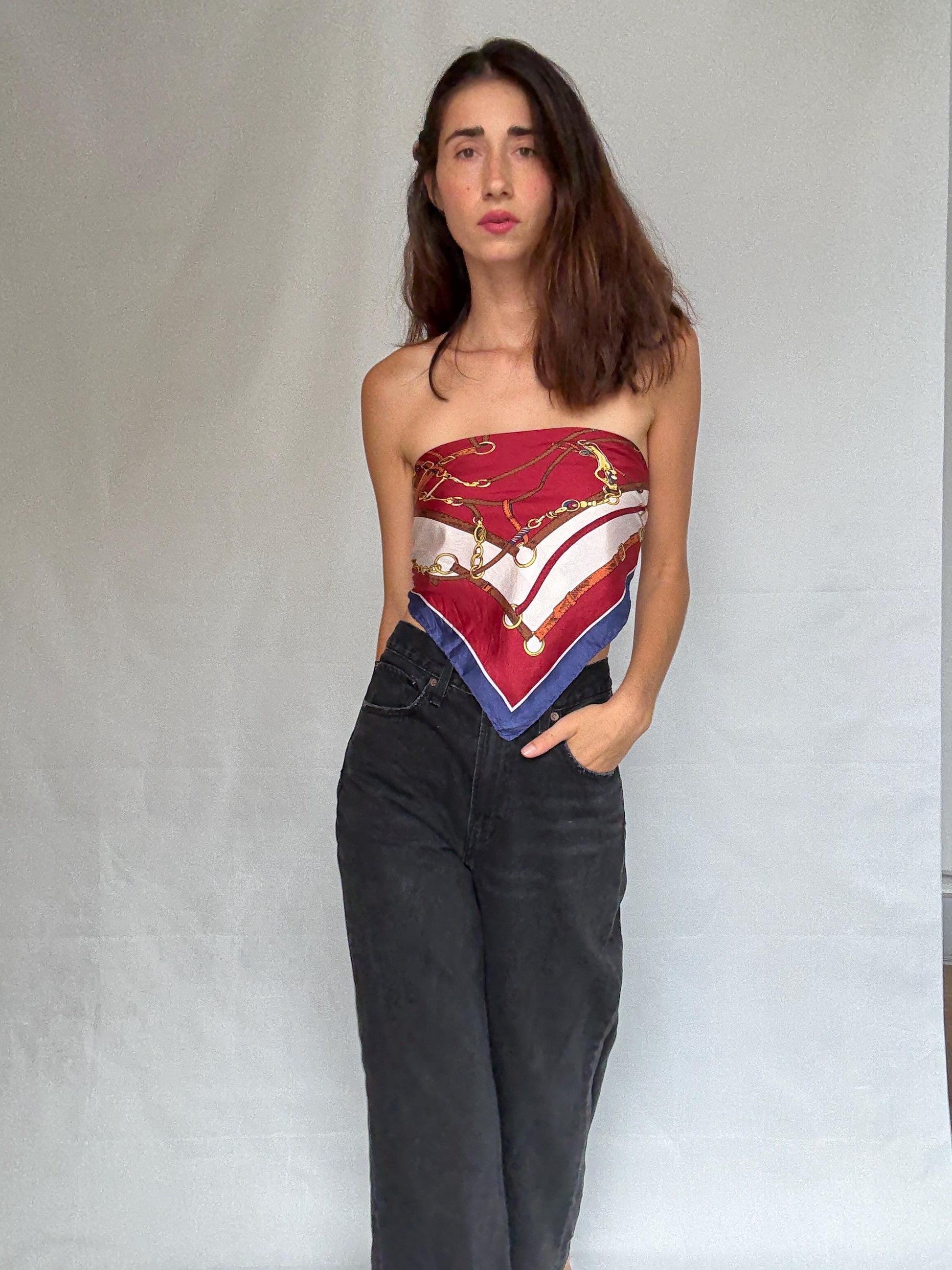 Festina Oro red white blue silk wrap, 100% silk, versatile styling, intricate gold chain motif, vintage chic, Luxury designer wear